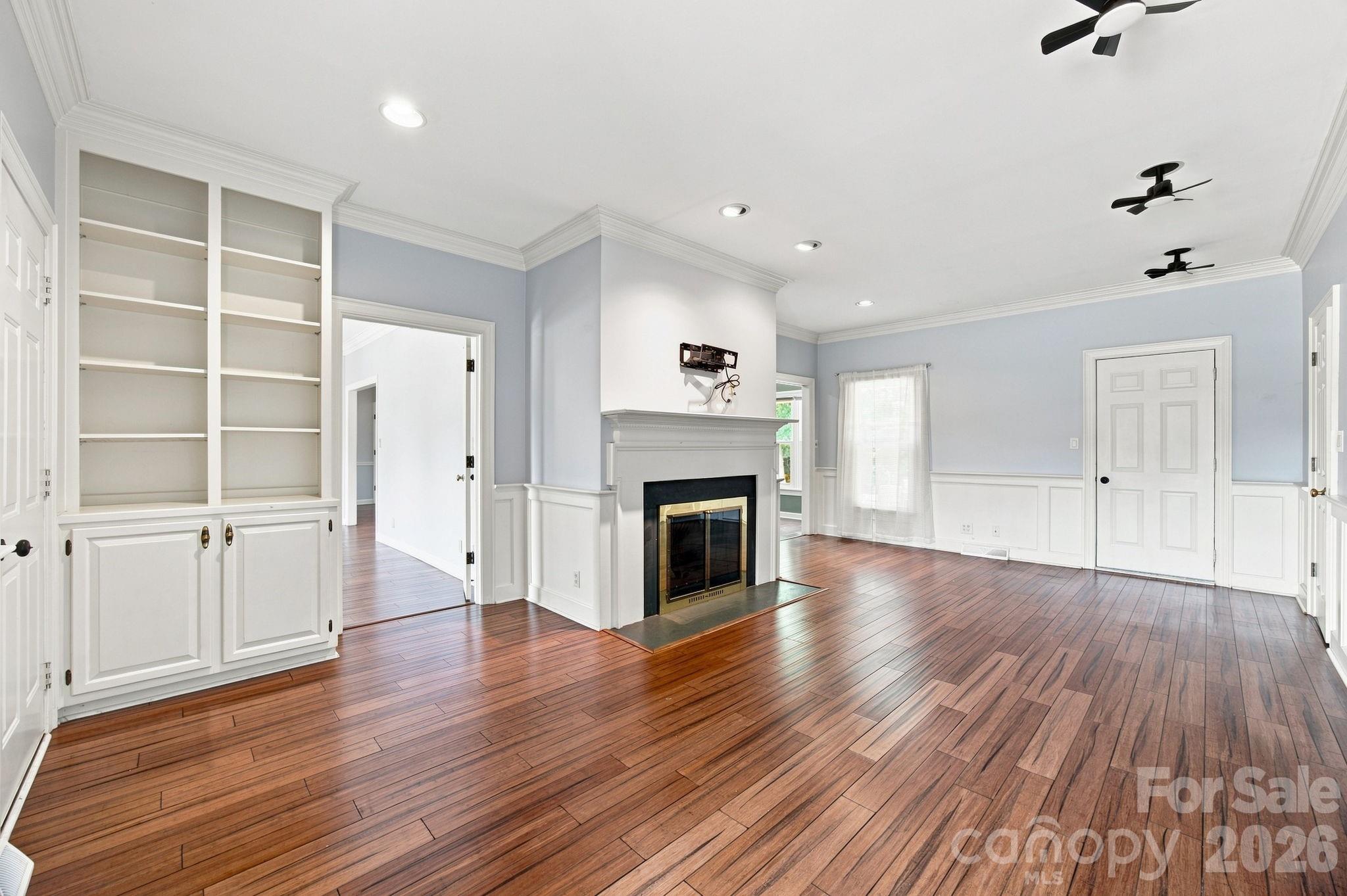 100 Arabian Lane Property Photo 13