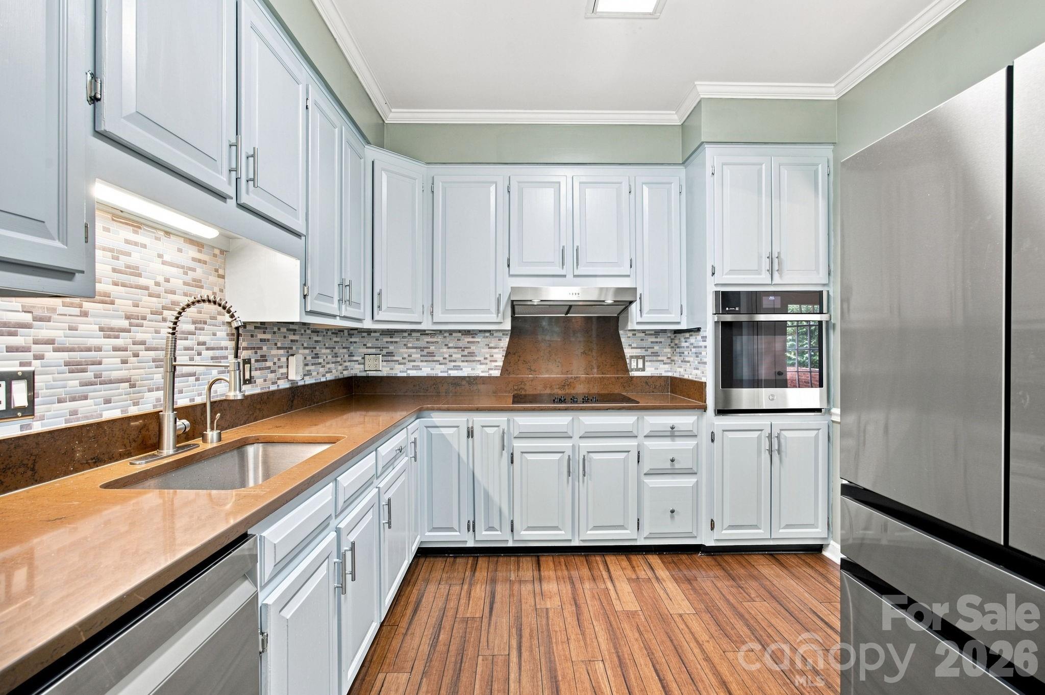 100 Arabian Lane Property Photo 17