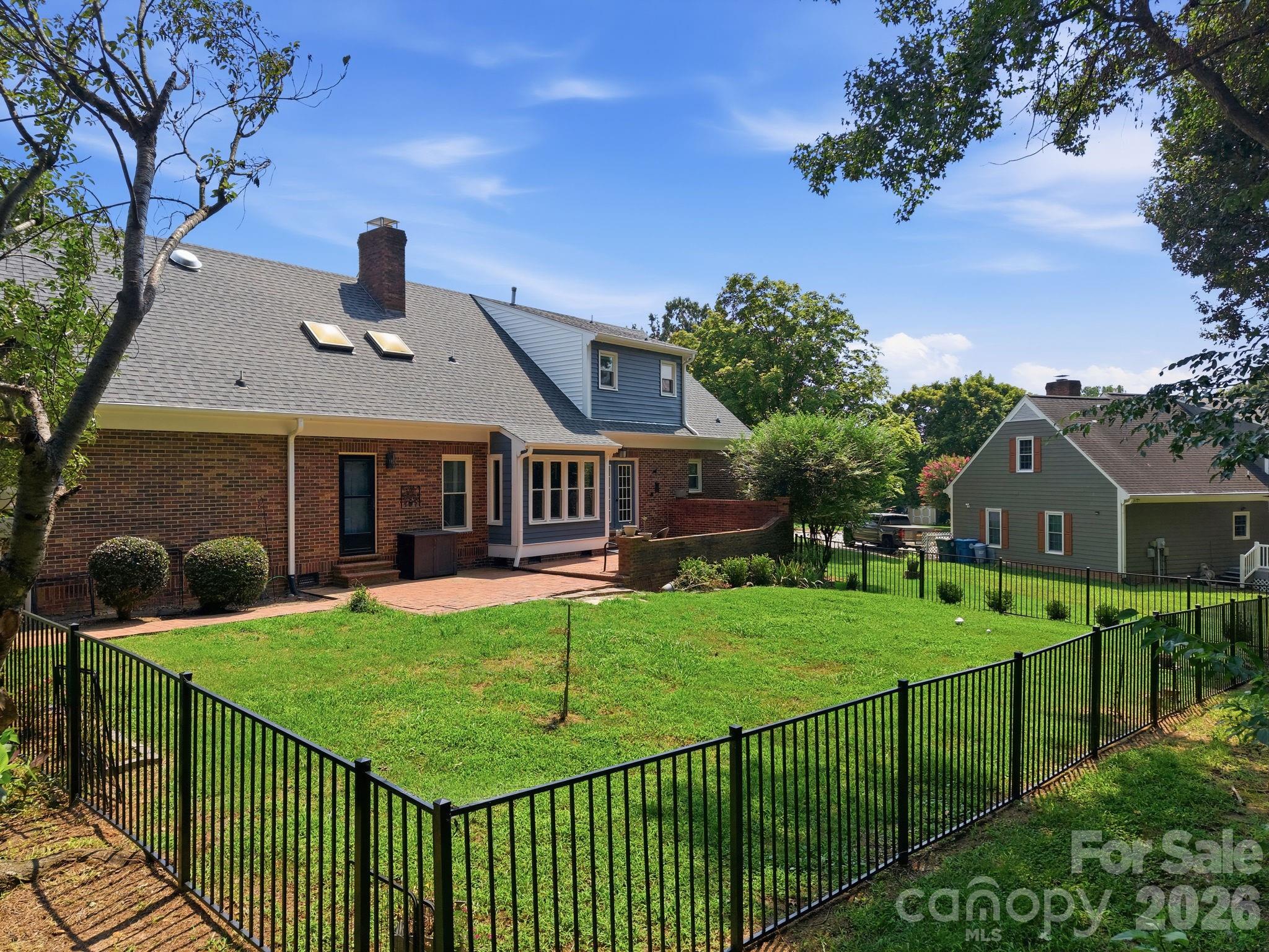 100 Arabian Lane Property Photo 36