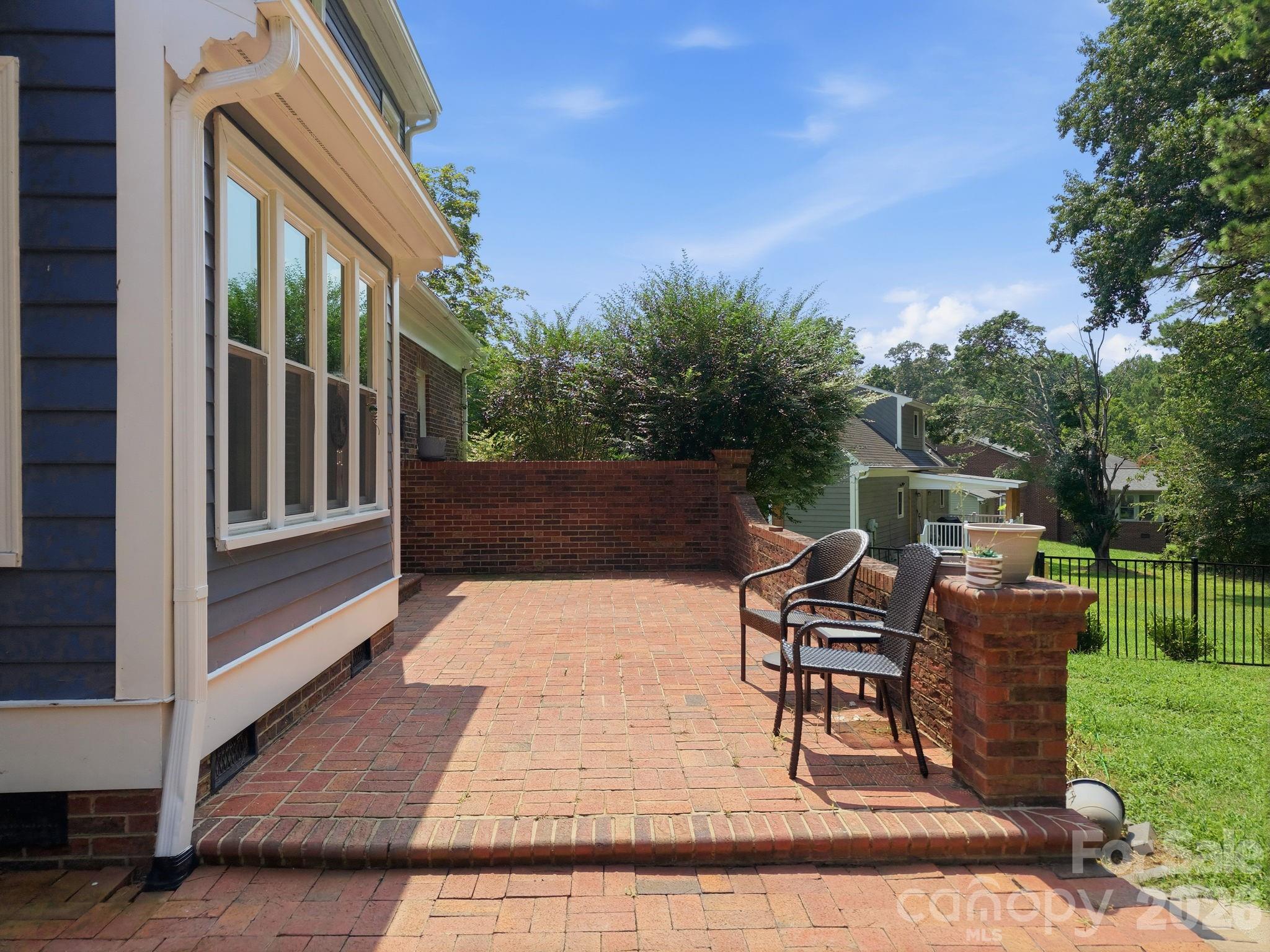 100 Arabian Lane Property Photo 38