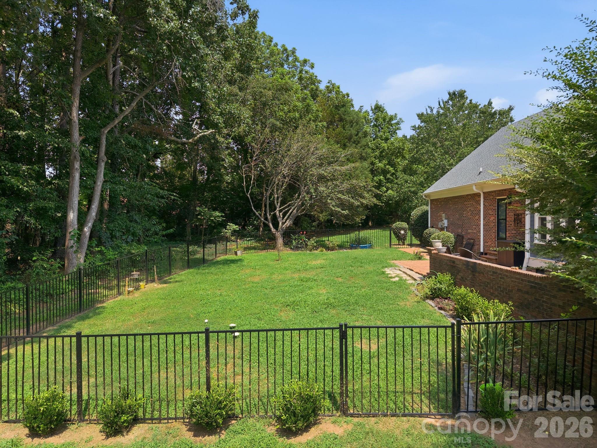 100 Arabian Lane Property Photo 40