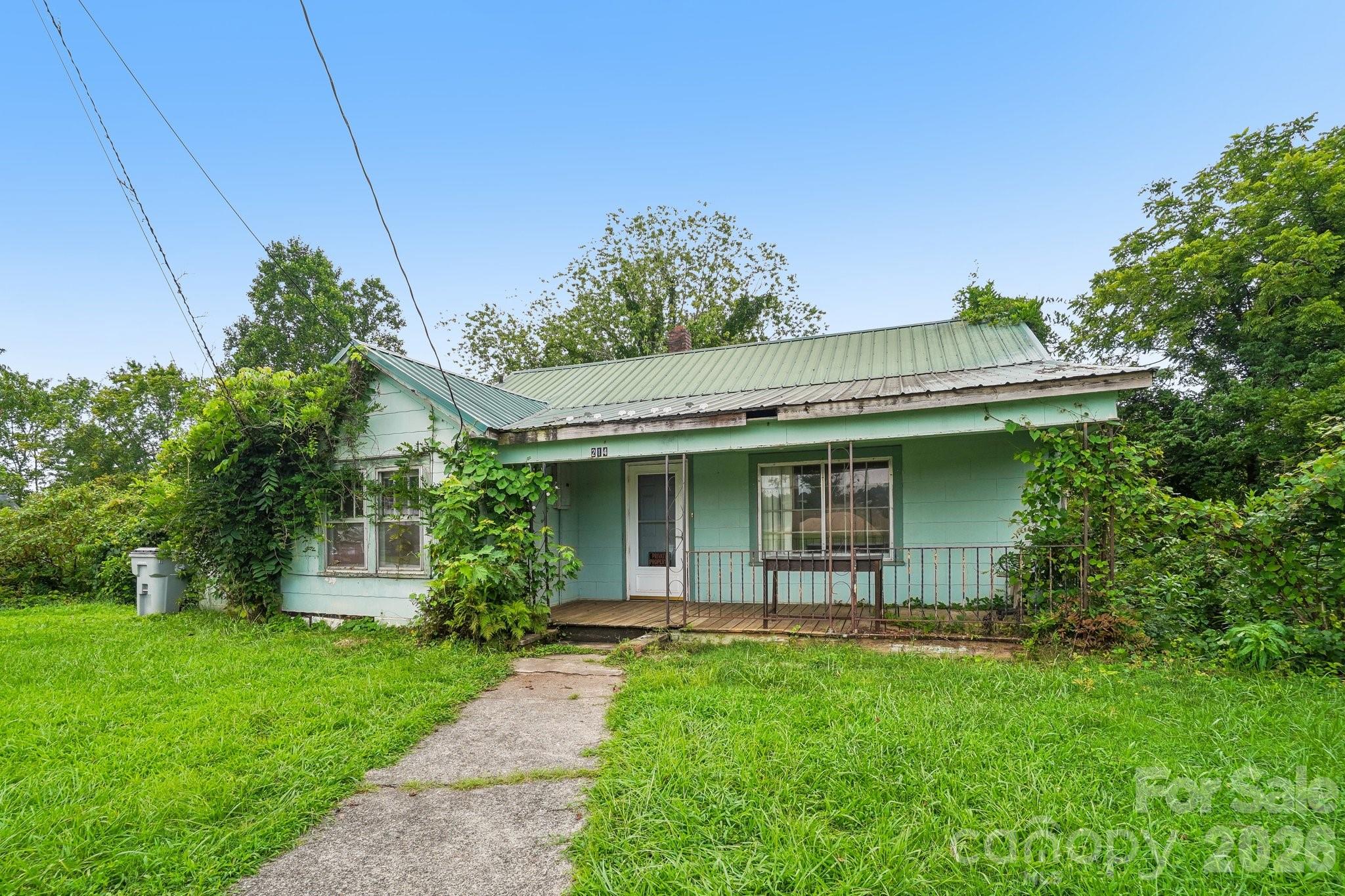 214 Sunset Street Property Photo 1