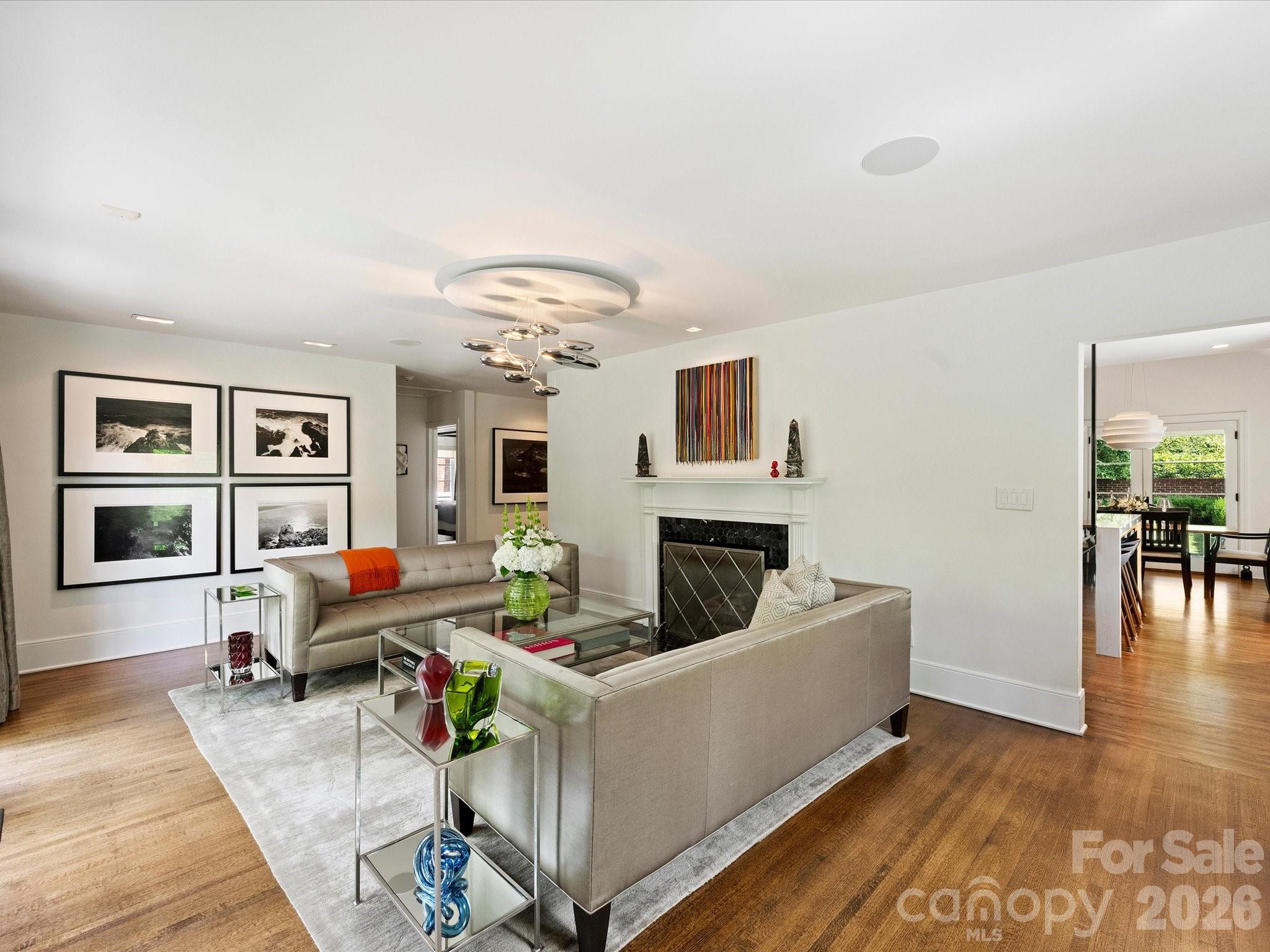 943 Romany Road Property Photo 3