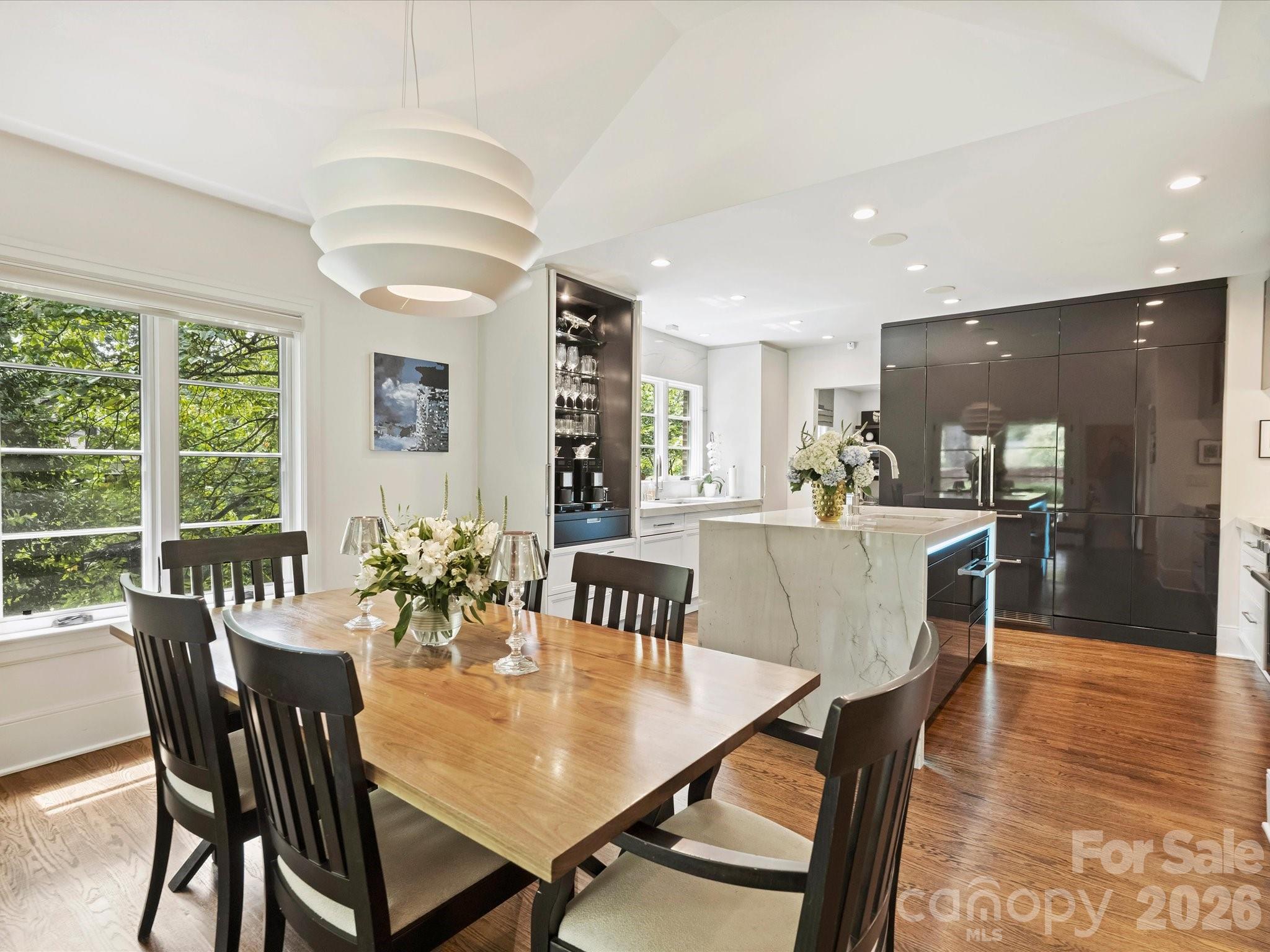 943 Romany Road Property Photo 10