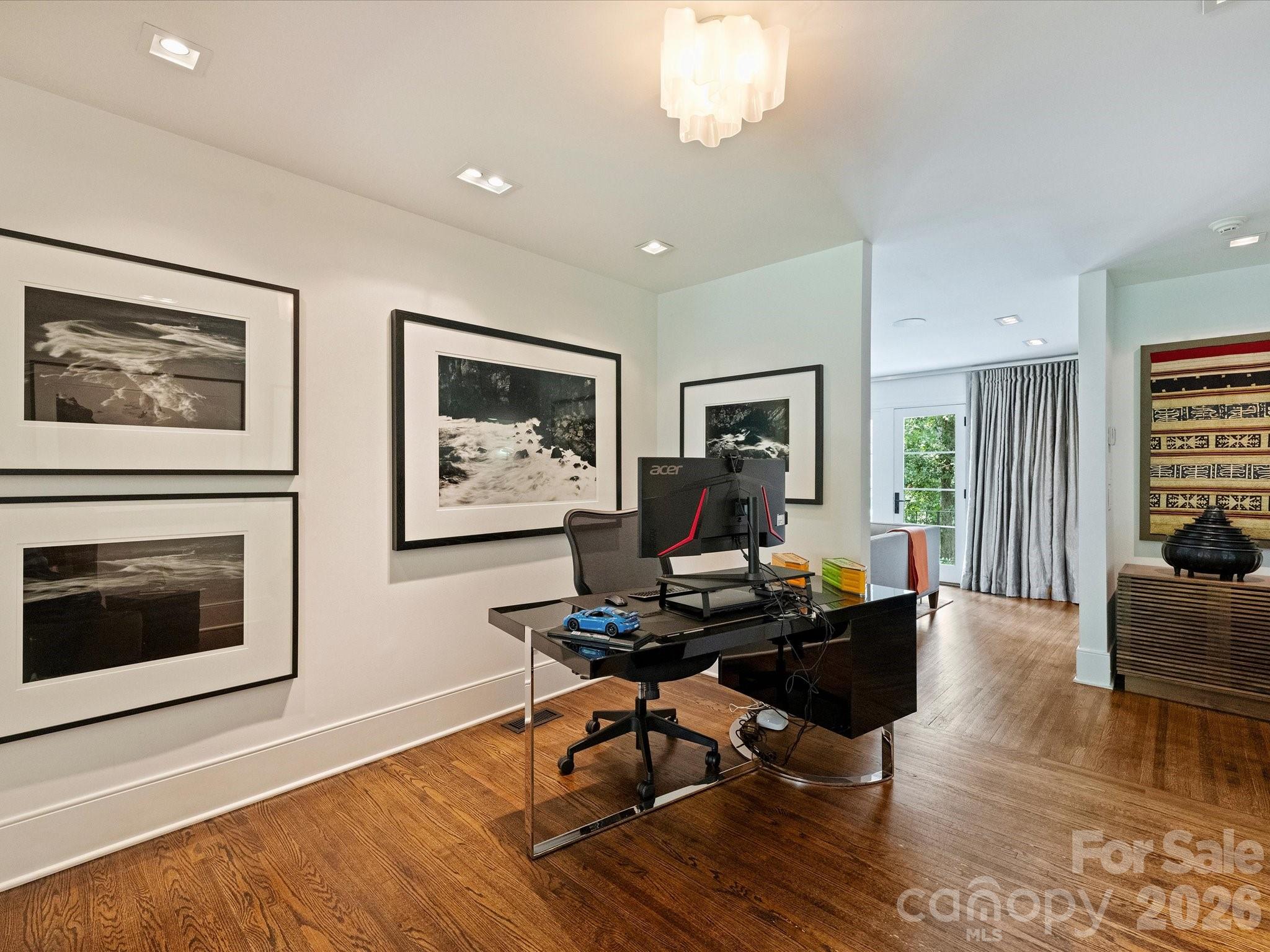 943 Romany Road Property Photo 12