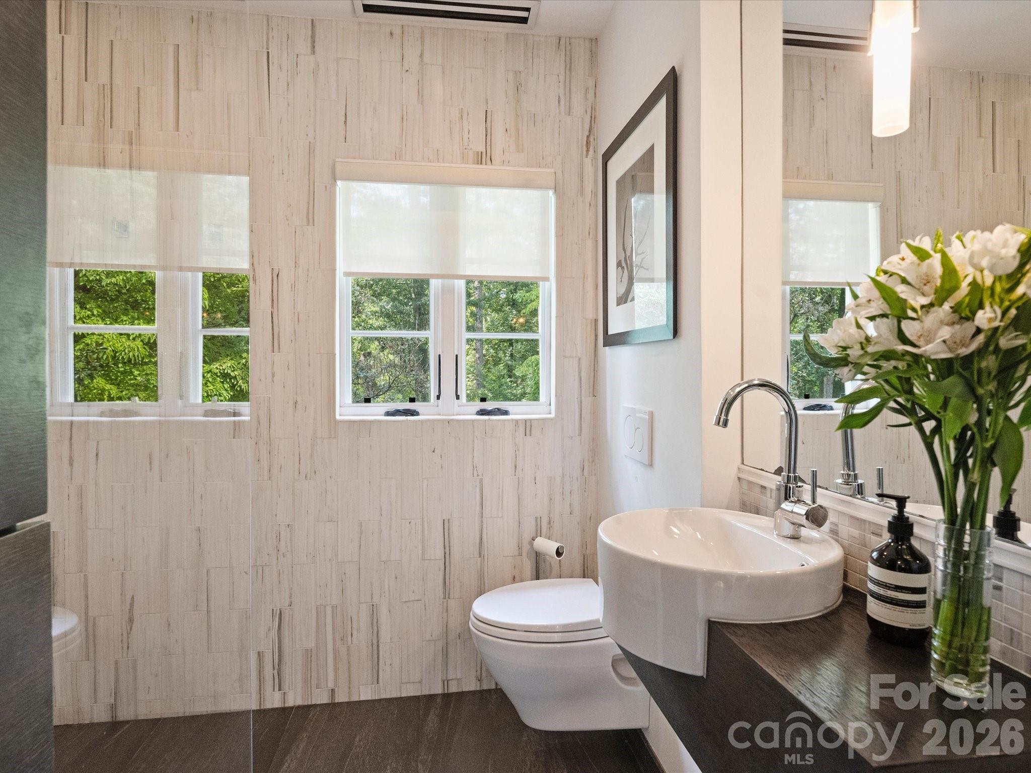 943 Romany Road Property Photo 24