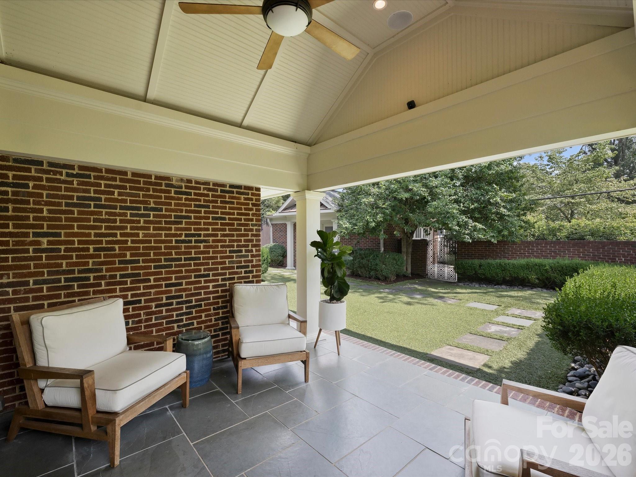 943 Romany Road Property Photo 26