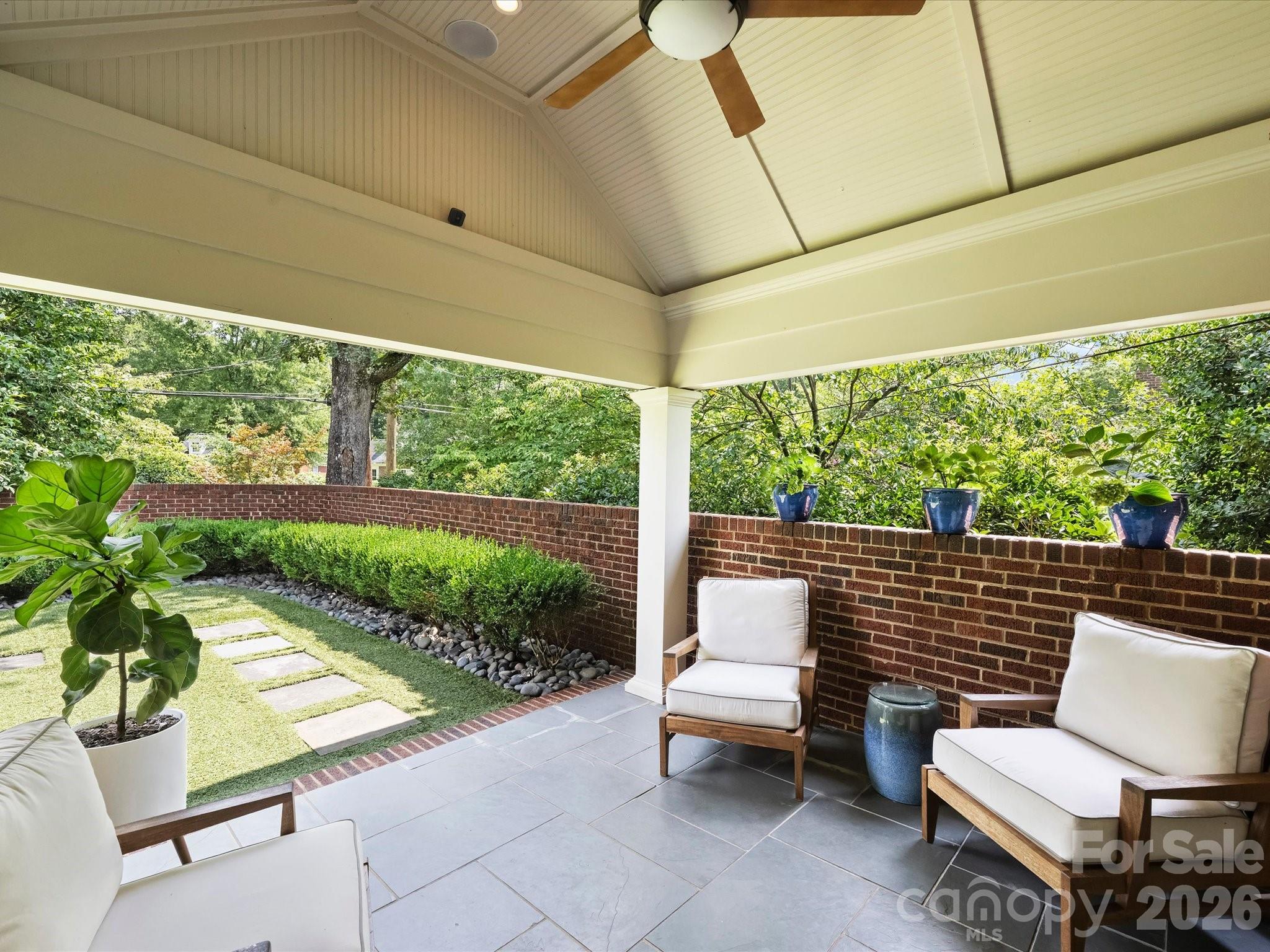 943 Romany Road Property Photo 27