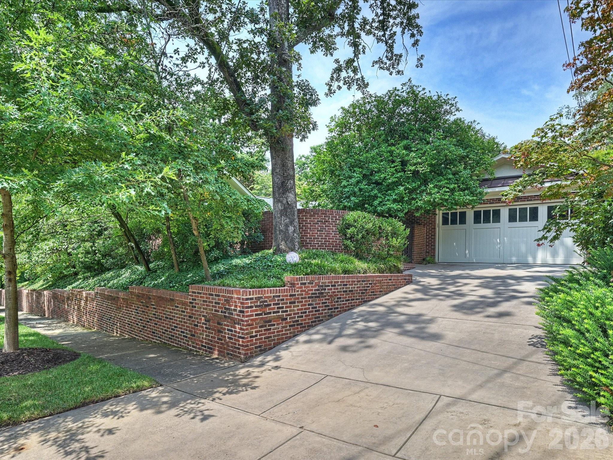 943 Romany Road Property Photo 33