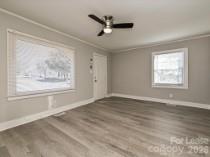 924 Aileen Circle Property Photo 3
