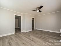 924 Aileen Circle Property Photo 8