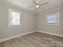 924 Aileen Circle Property Photo 10