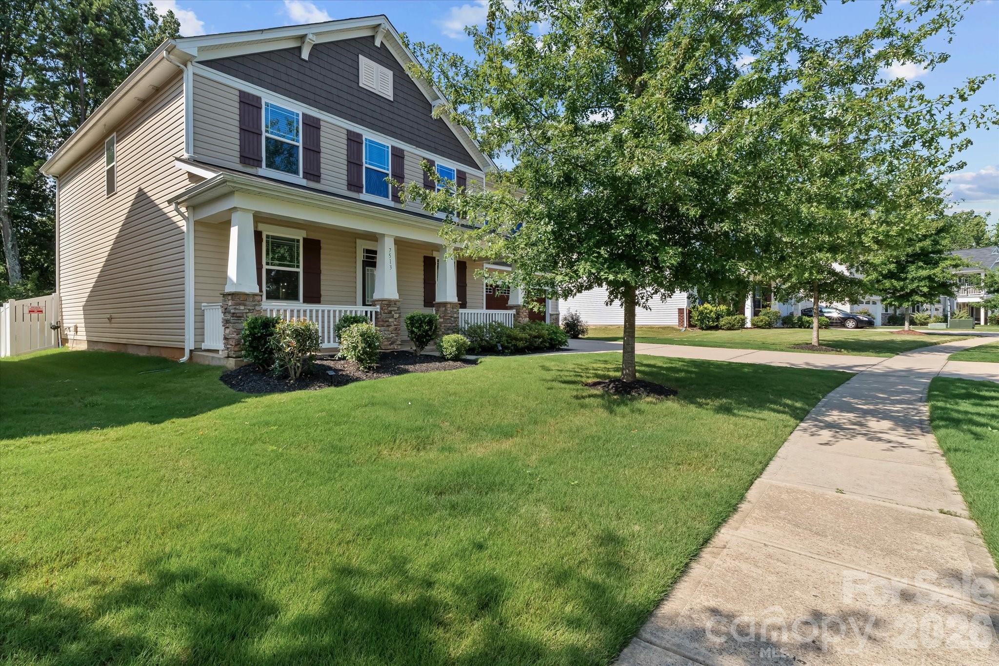 7513 Meridale Forest Drive Property Photo 3
