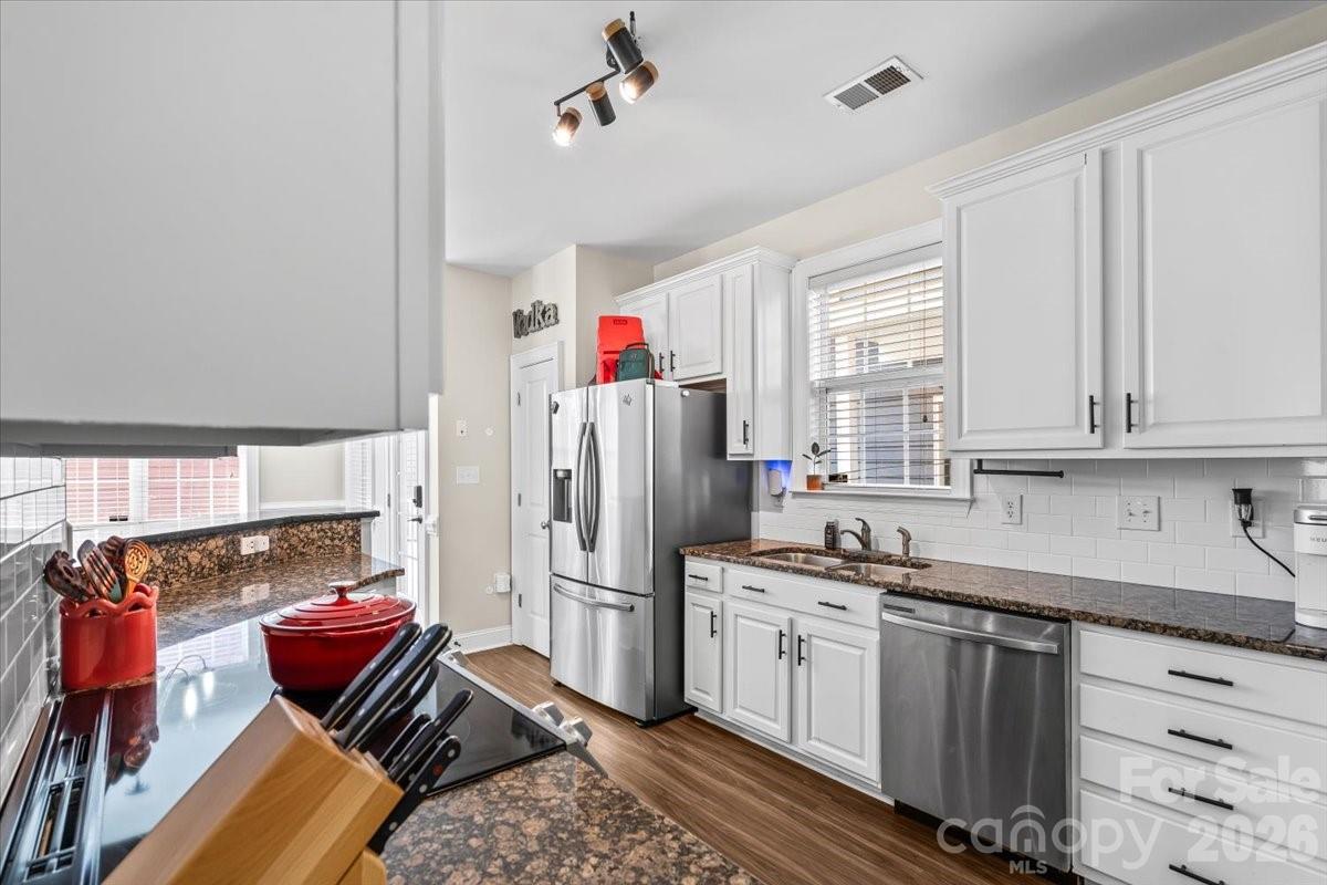1853 Lela Avenue Property Photo 19