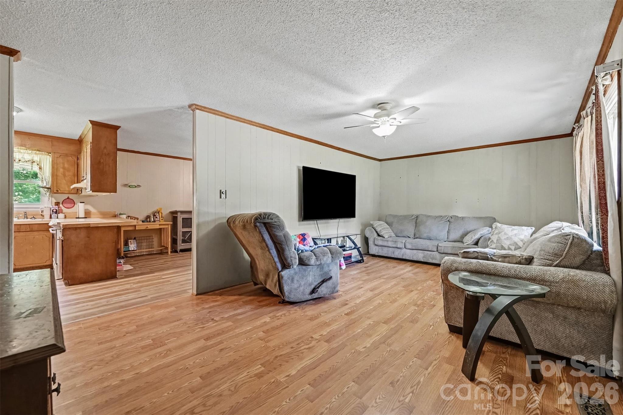 808 E Chestnut Street Property Photo 6