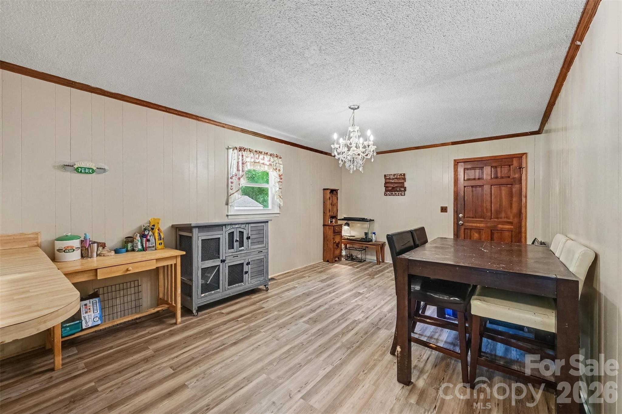 808 E Chestnut Street Property Photo 8