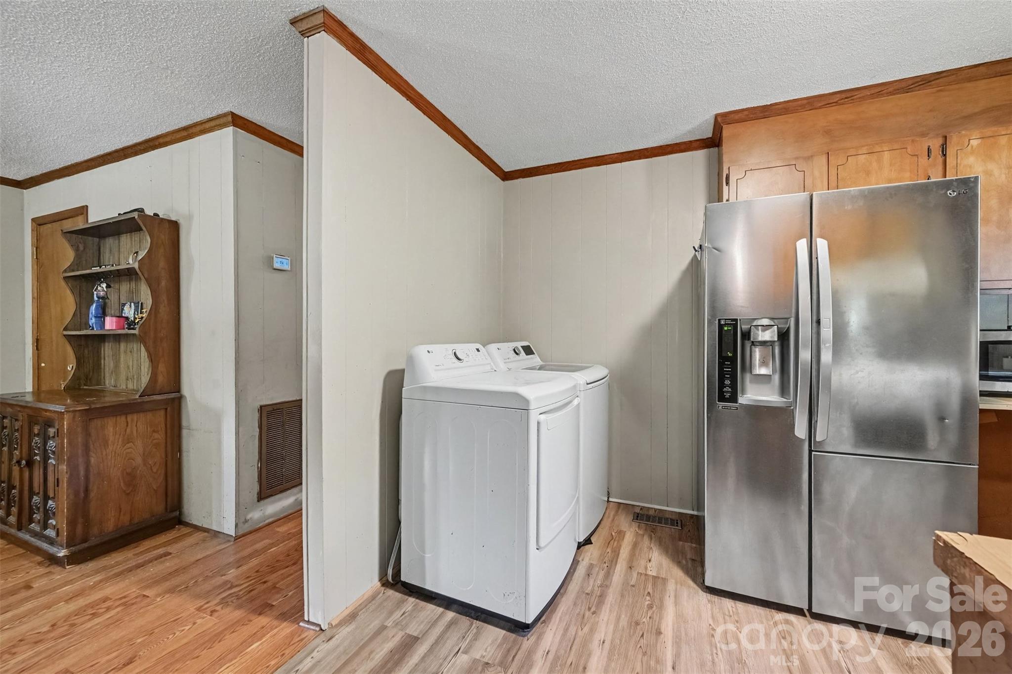 808 E Chestnut Street Property Photo 15