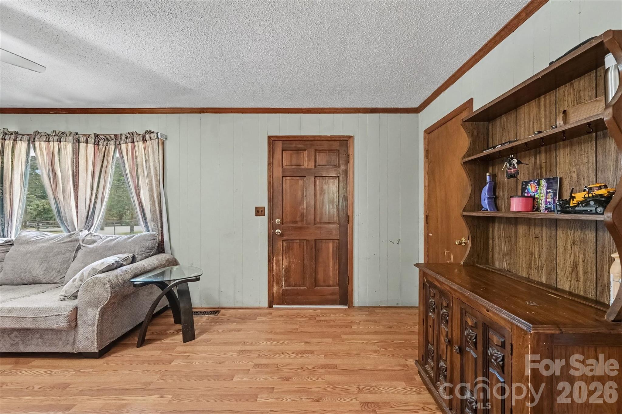 808 E Chestnut Street Property Photo 15
