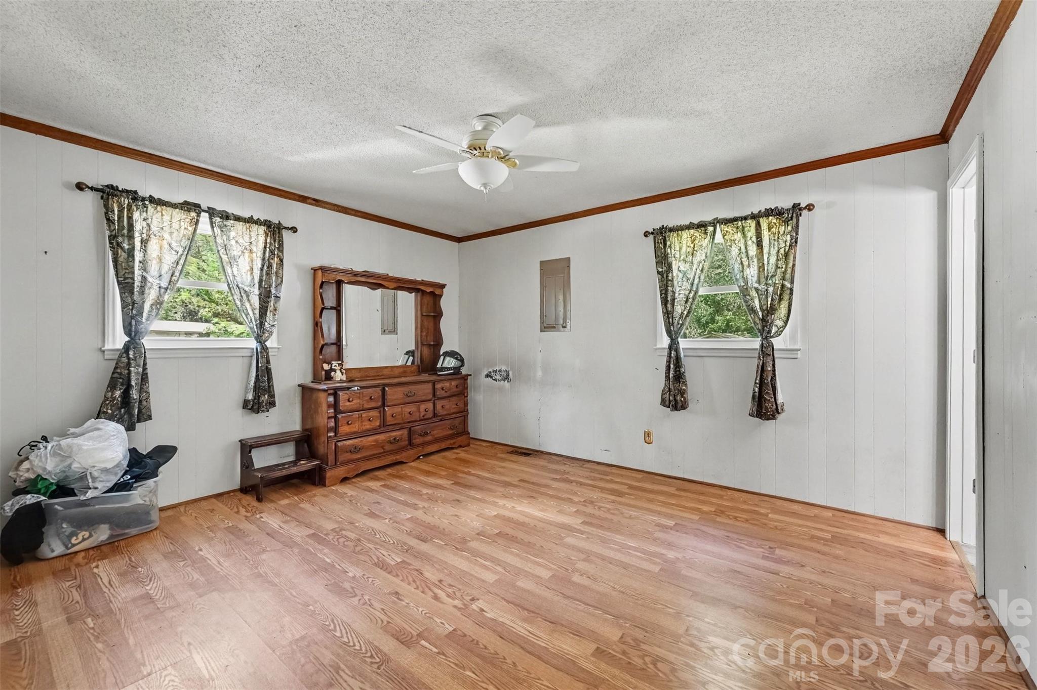 808 E Chestnut Street Property Photo 20
