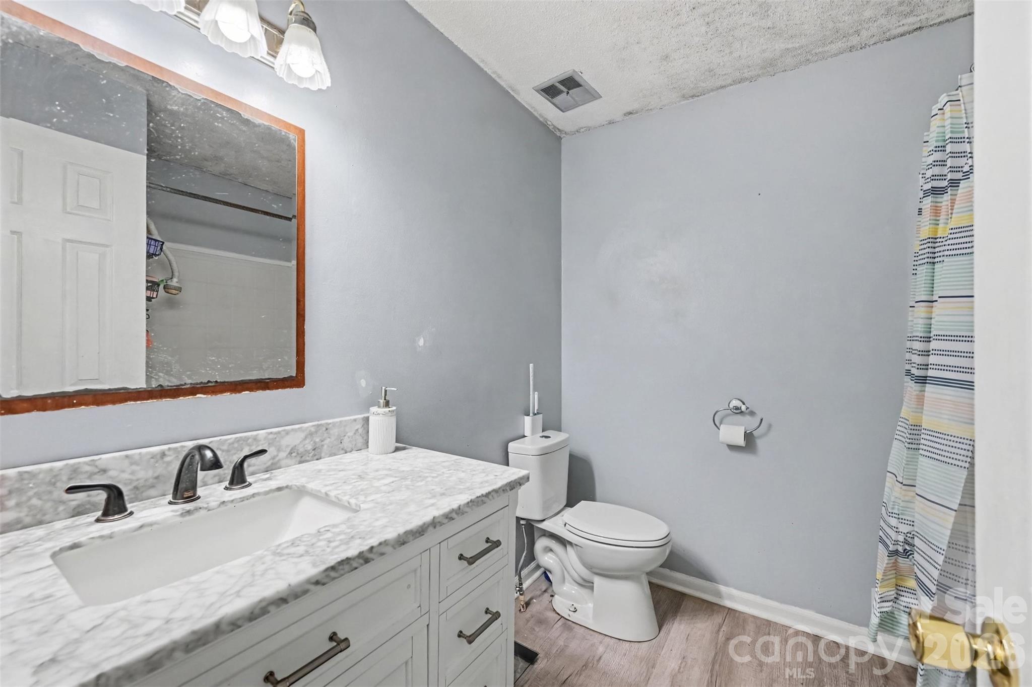 808 E Chestnut Street Property Photo 25