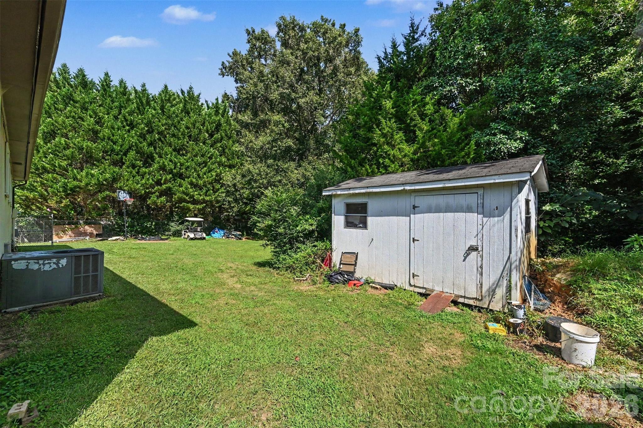 808 E Chestnut Street Property Photo 26