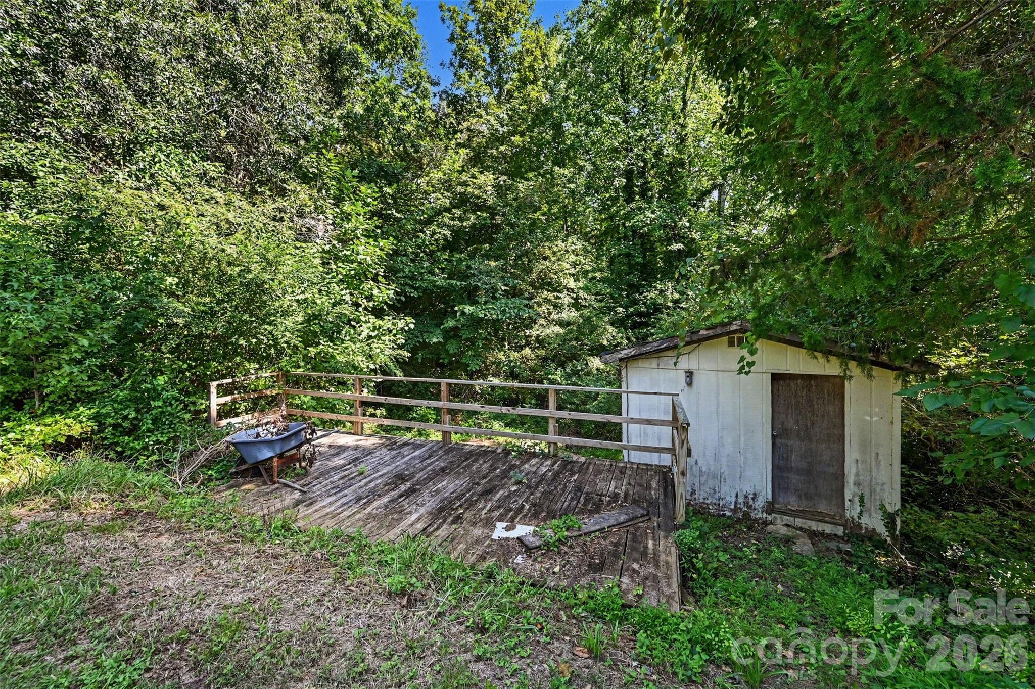 808 E Chestnut Street Property Photo 27