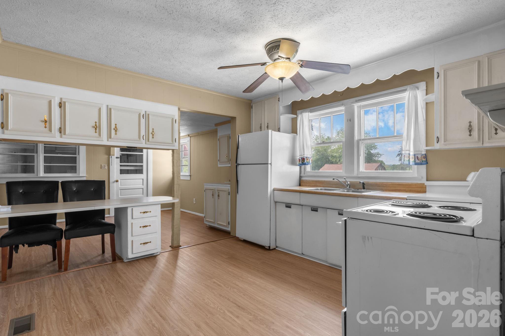 191 Power Street Property Photo 10