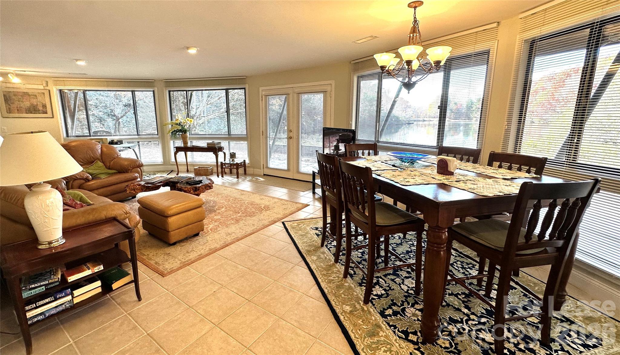 424 Lakeview Drive Property Photo 3