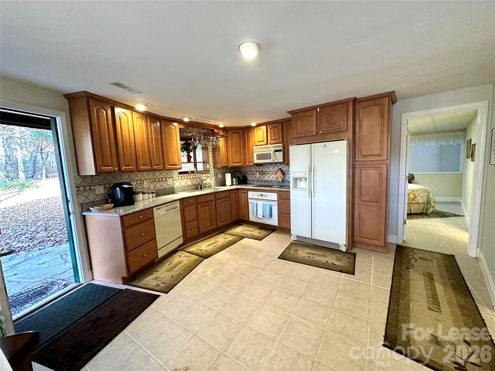 424 Lakeview Drive Property Photo 4