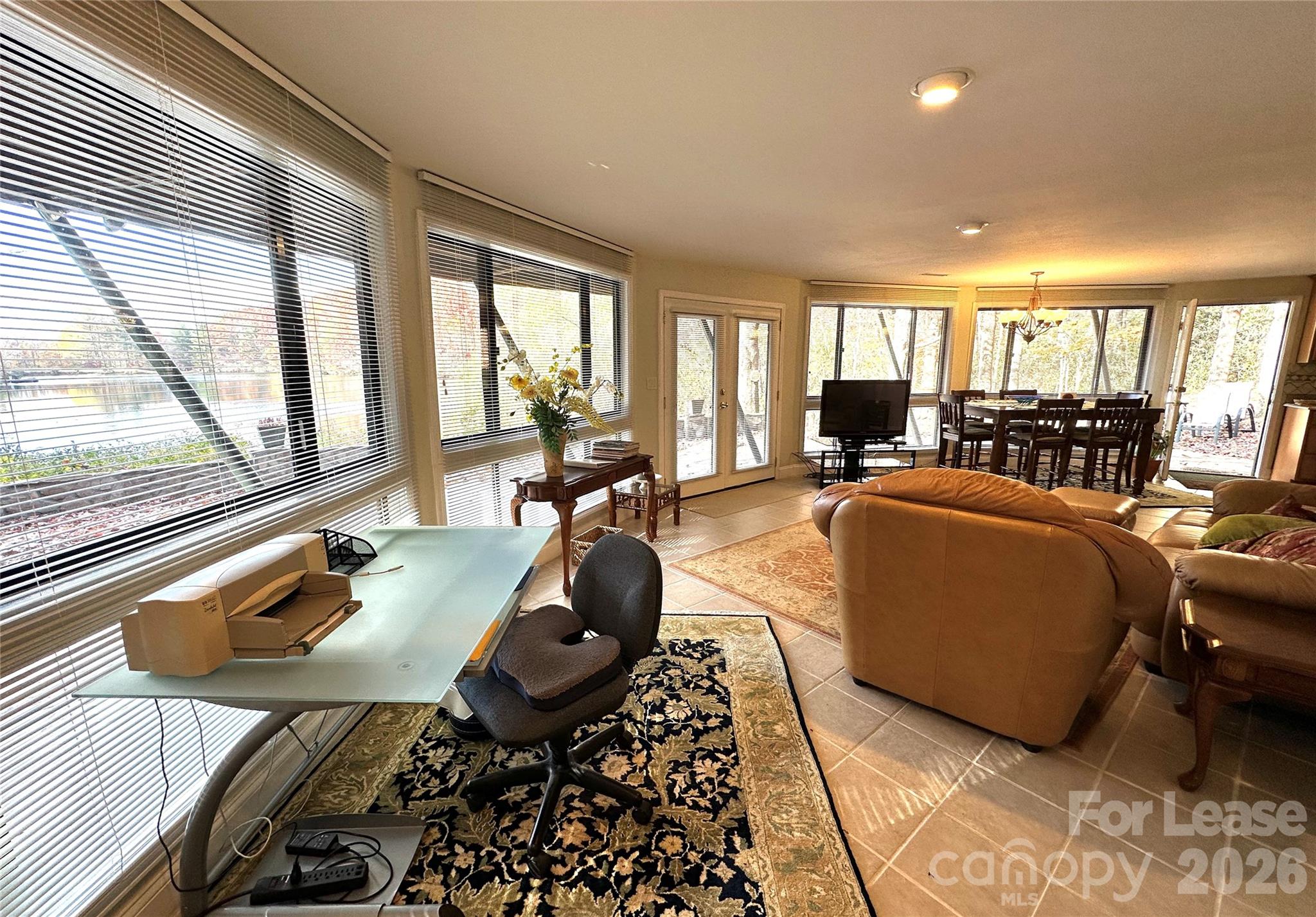424 Lakeview Drive Property Photo 5