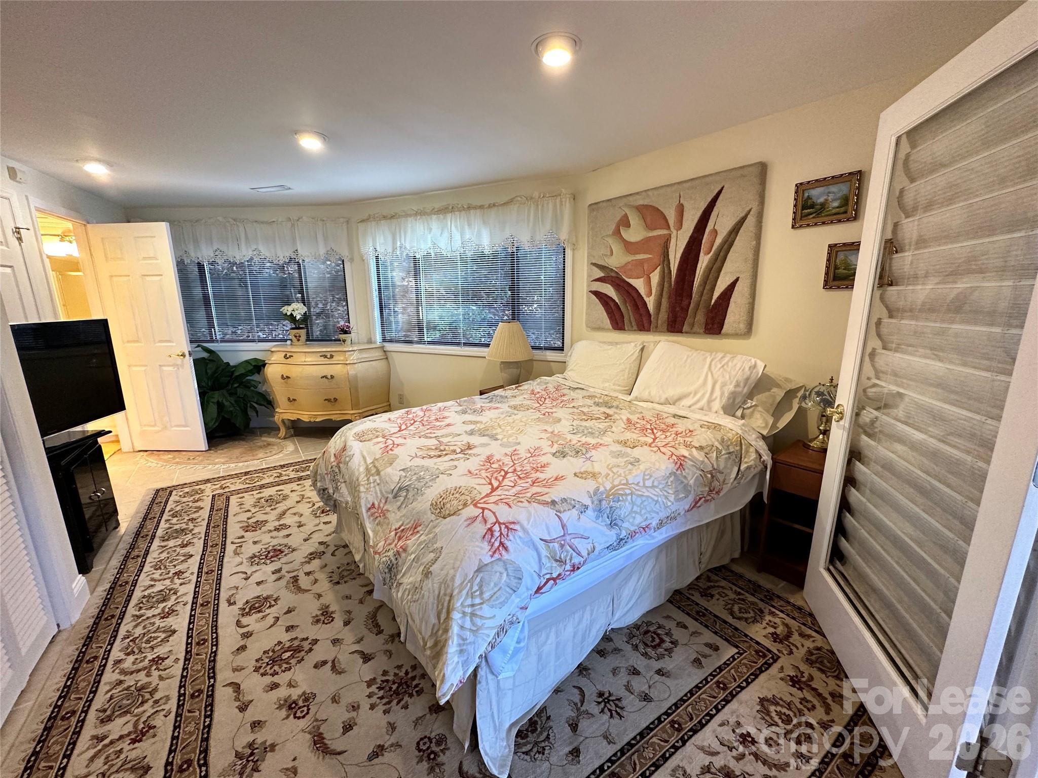 424 Lakeview Drive Property Photo 7