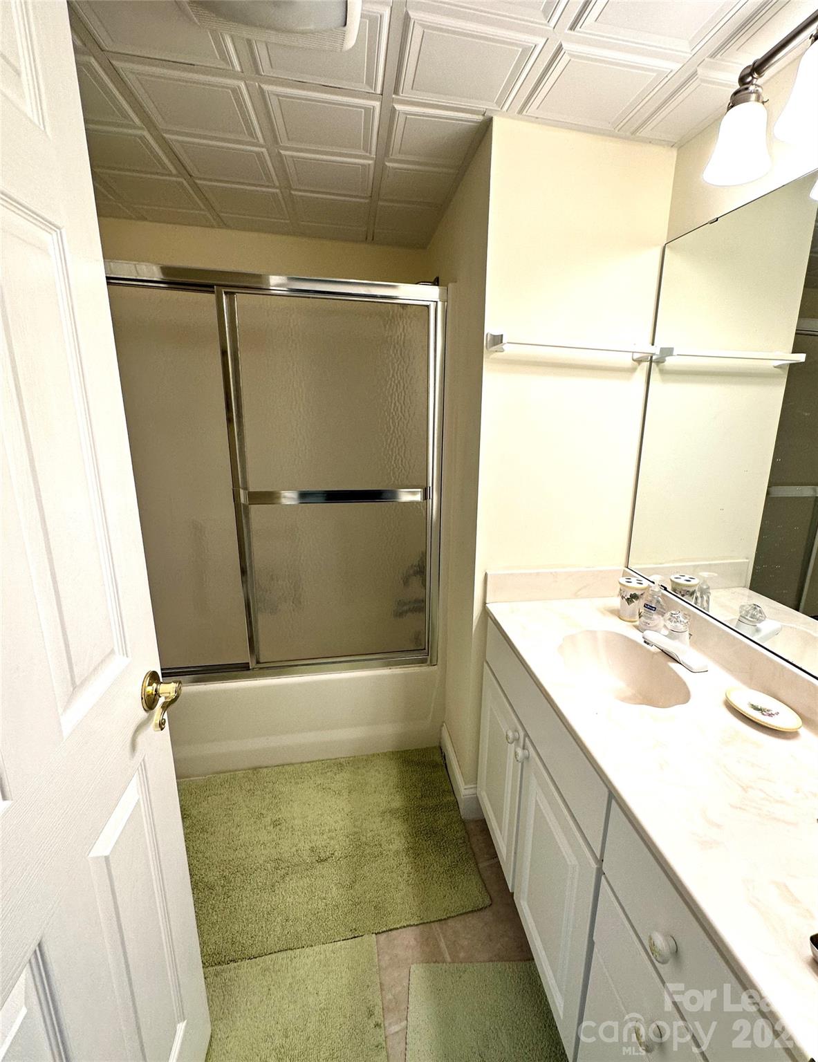 424 Lakeview Drive Property Photo 10