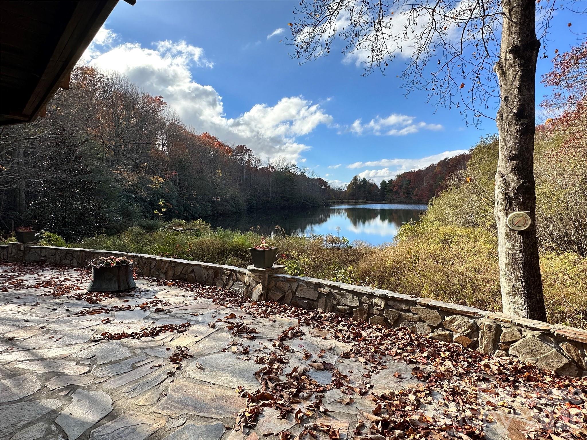 424 Lakeview Drive Property Photo 15