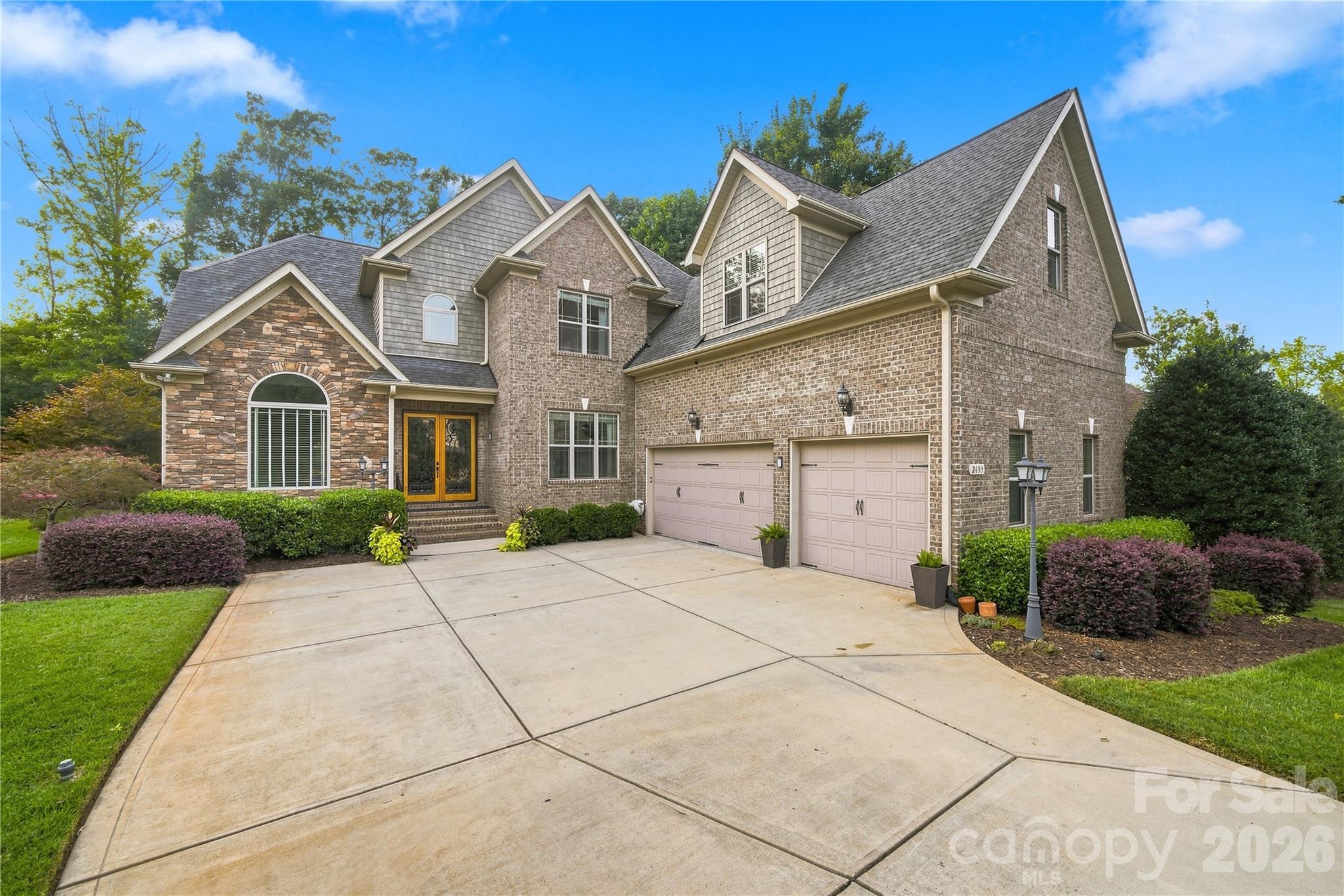 2455 Shiny Leaf Drive Property Photo 2