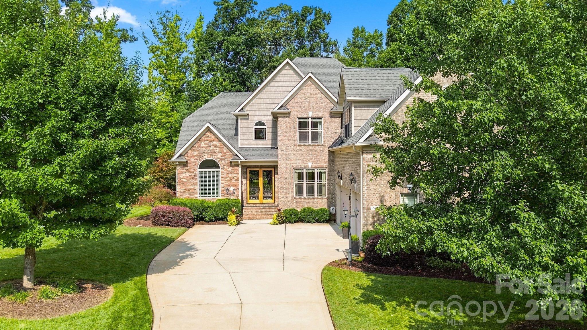 2455 Shiny Leaf Drive Property Photo 3