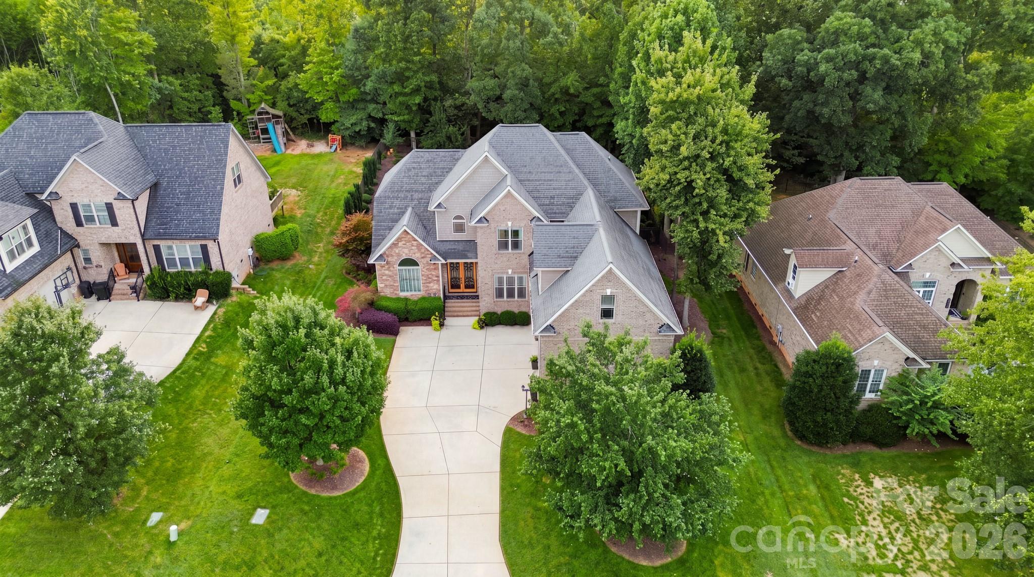 2455 Shiny Leaf Drive Property Photo 5