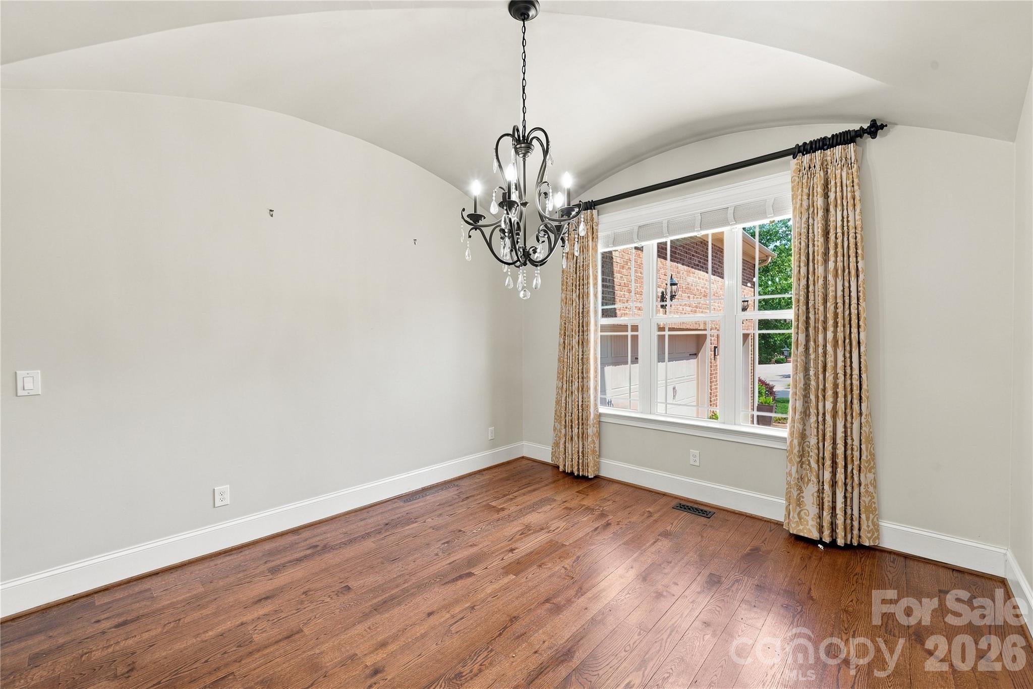 2455 Shiny Leaf Drive Property Photo 20