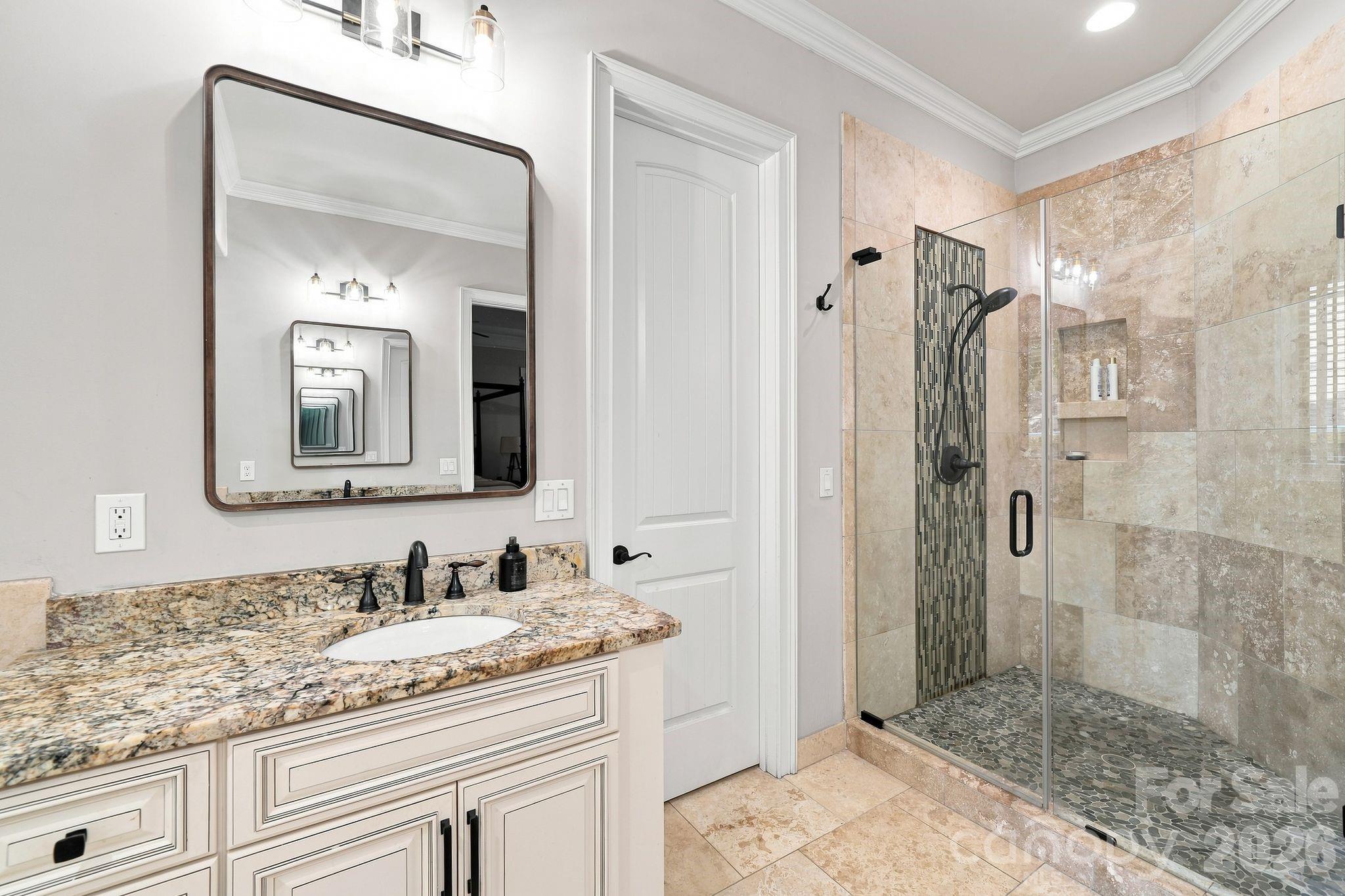 2455 Shiny Leaf Drive Property Photo 28
