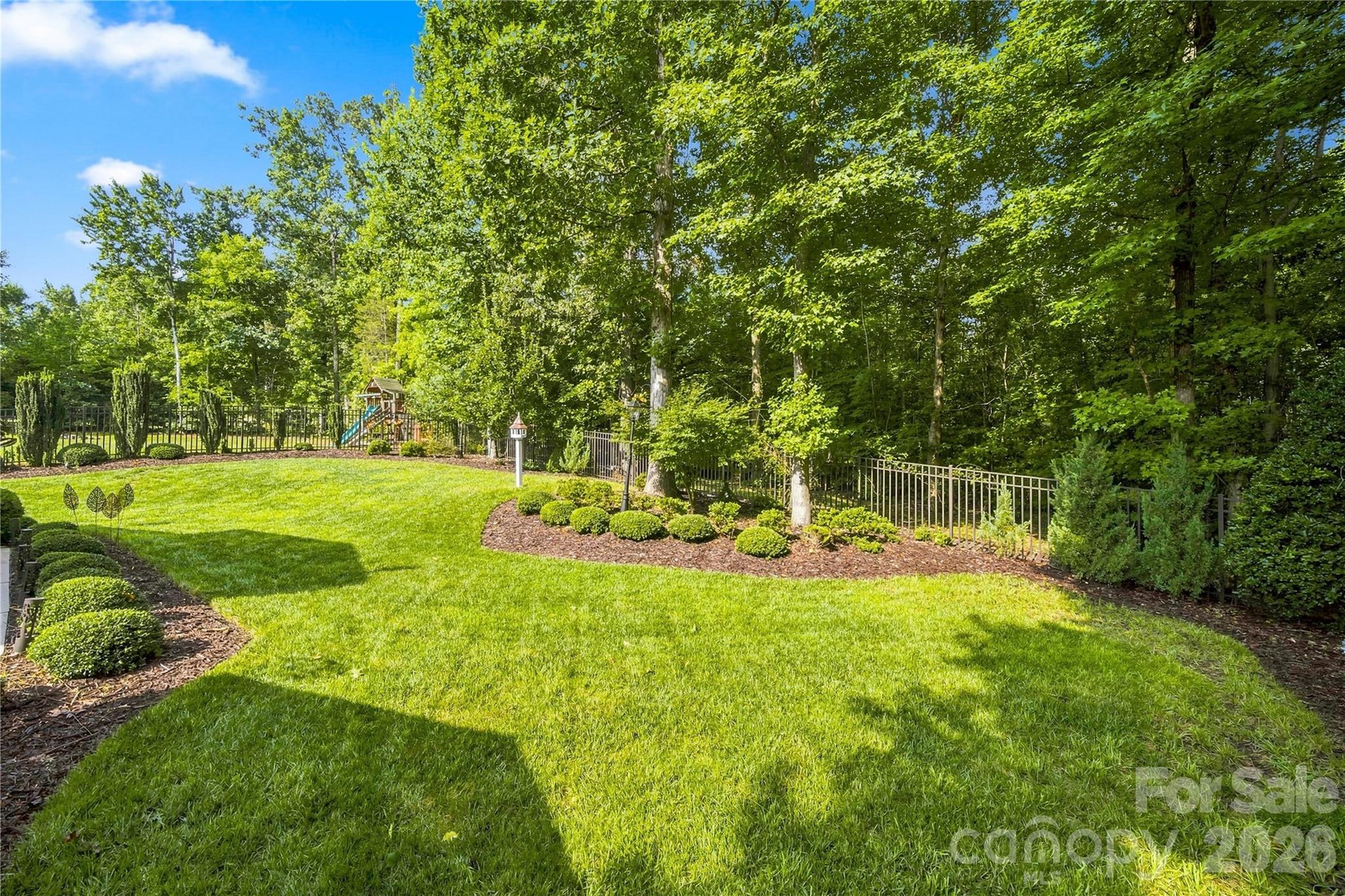 2455 Shiny Leaf Drive Property Photo 42