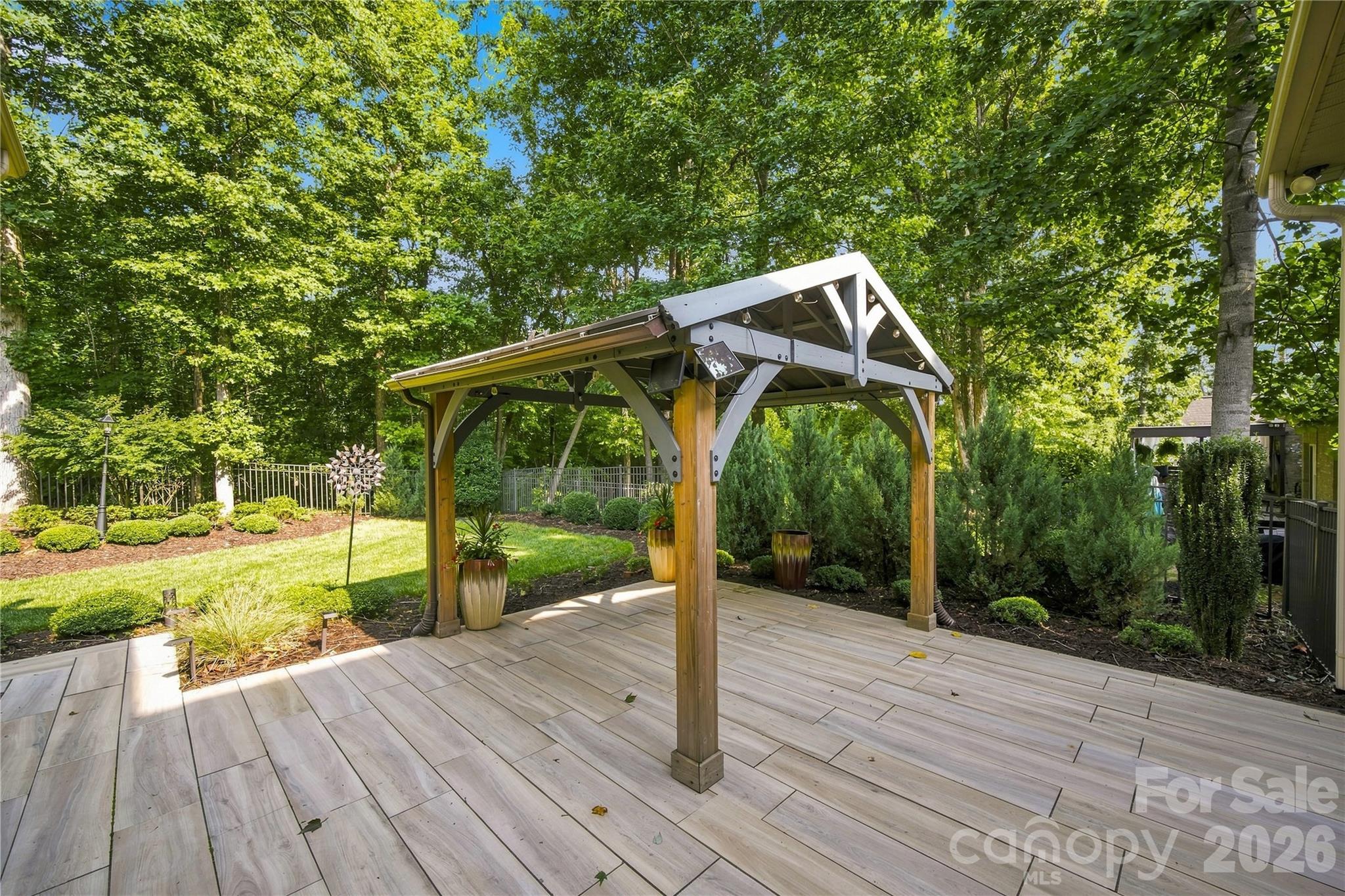 2455 Shiny Leaf Drive Property Photo 43