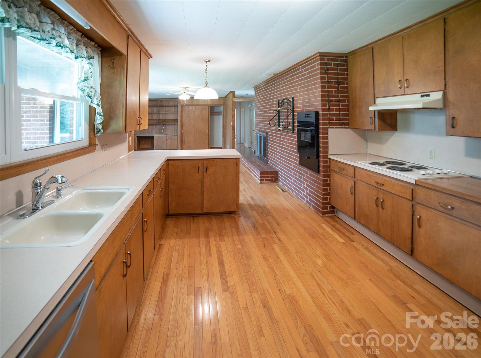 201 Woodlawn Drive Property Photo 8
