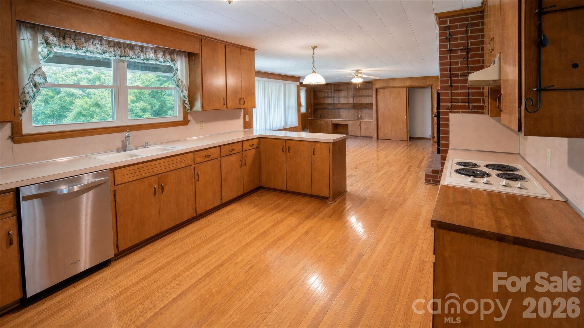 201 Woodlawn Drive Property Photo 9