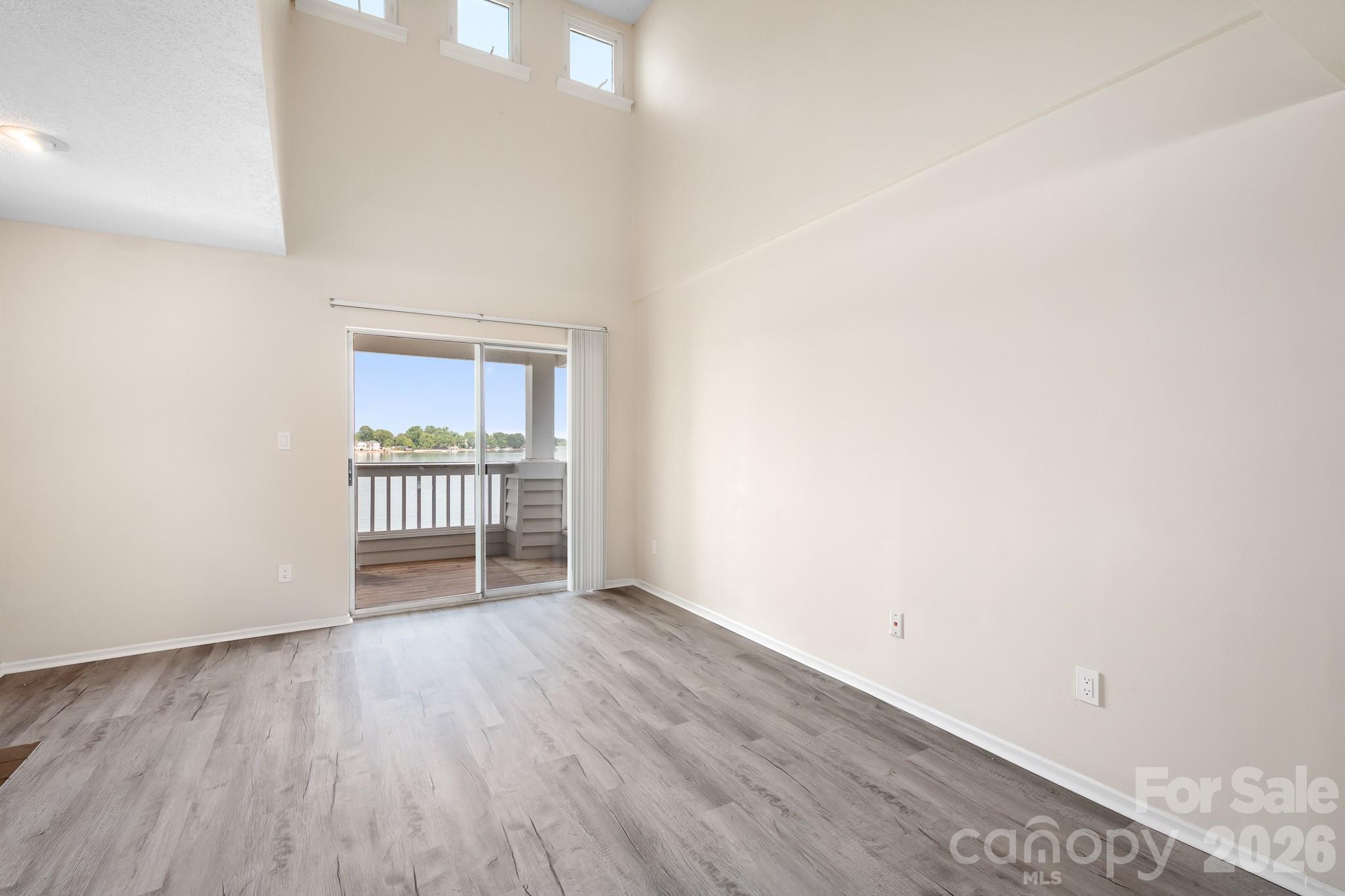 930 Southwest Drive Property Photo 13