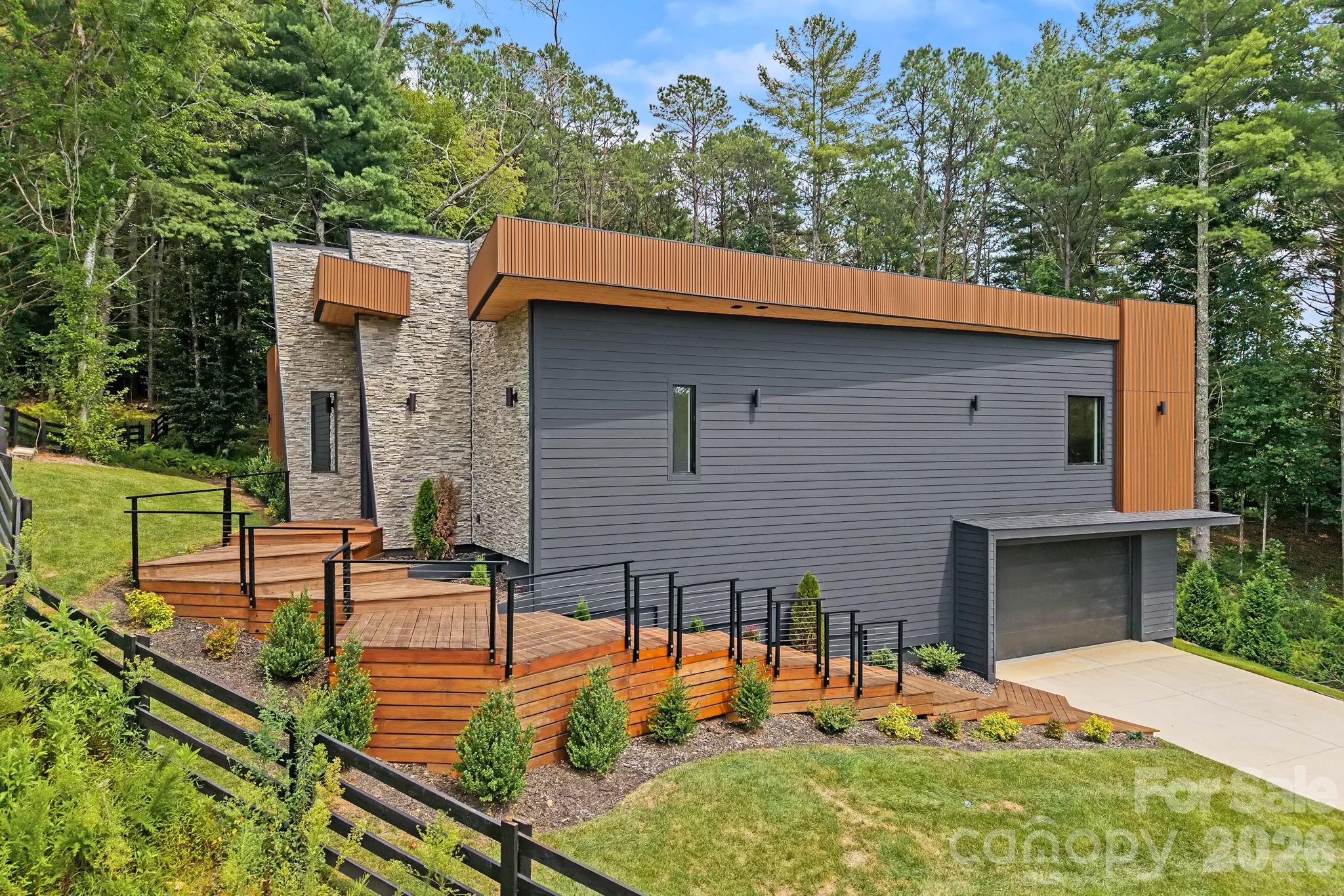 87 Verbania Road Property Photo 1