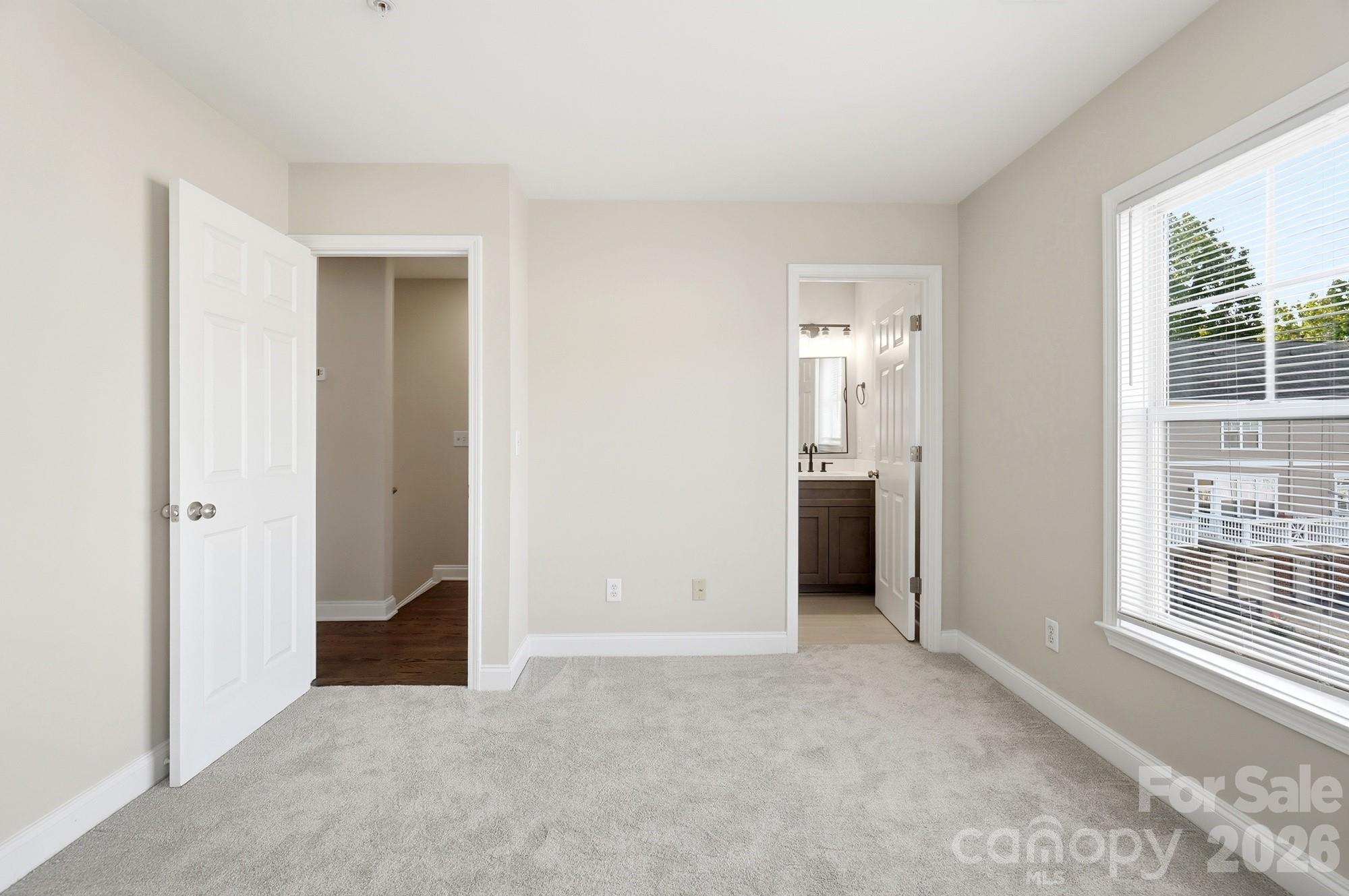 817 W 4th Street Property Photo 10