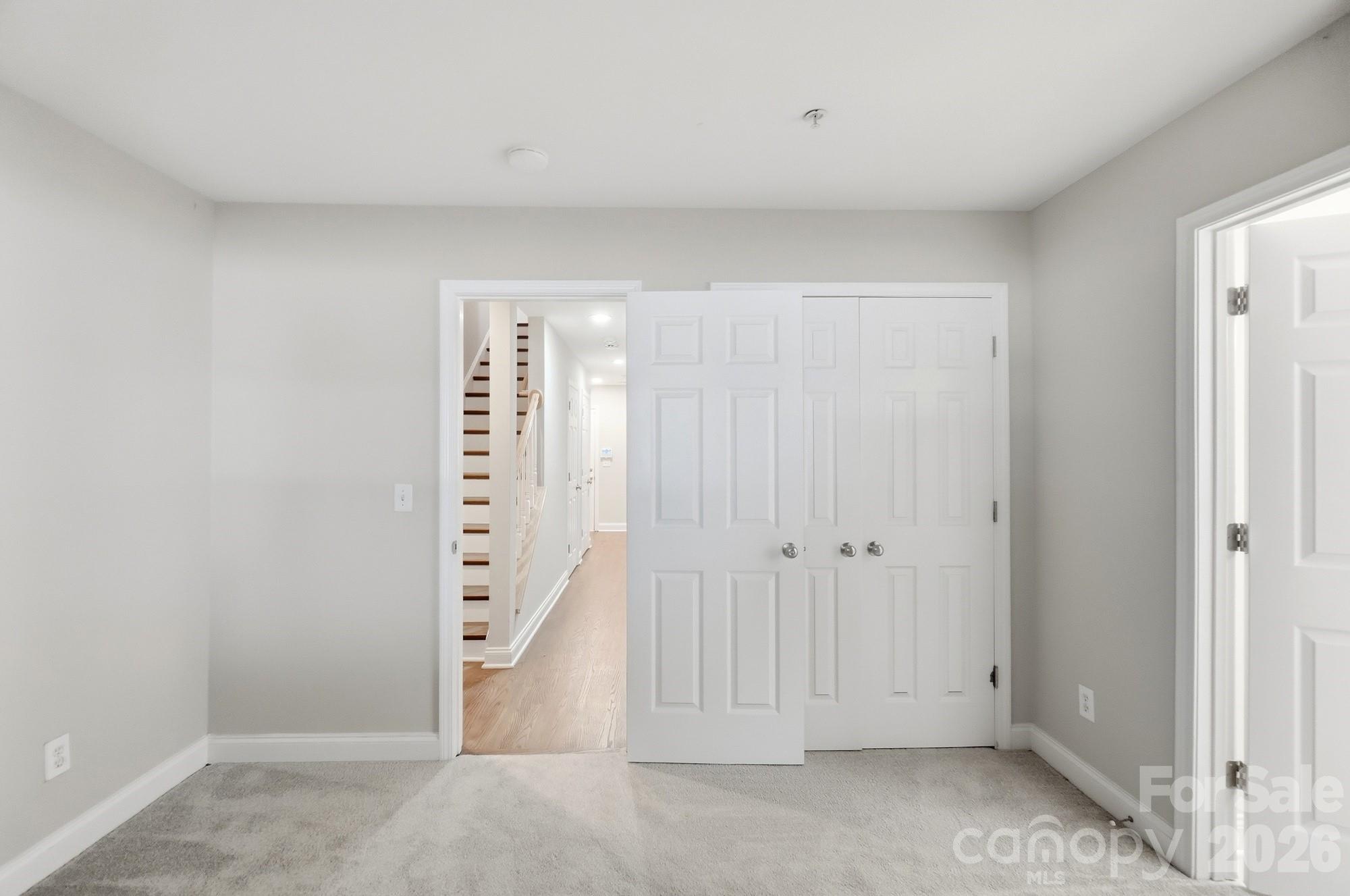 817 W 4th Street Property Photo 11