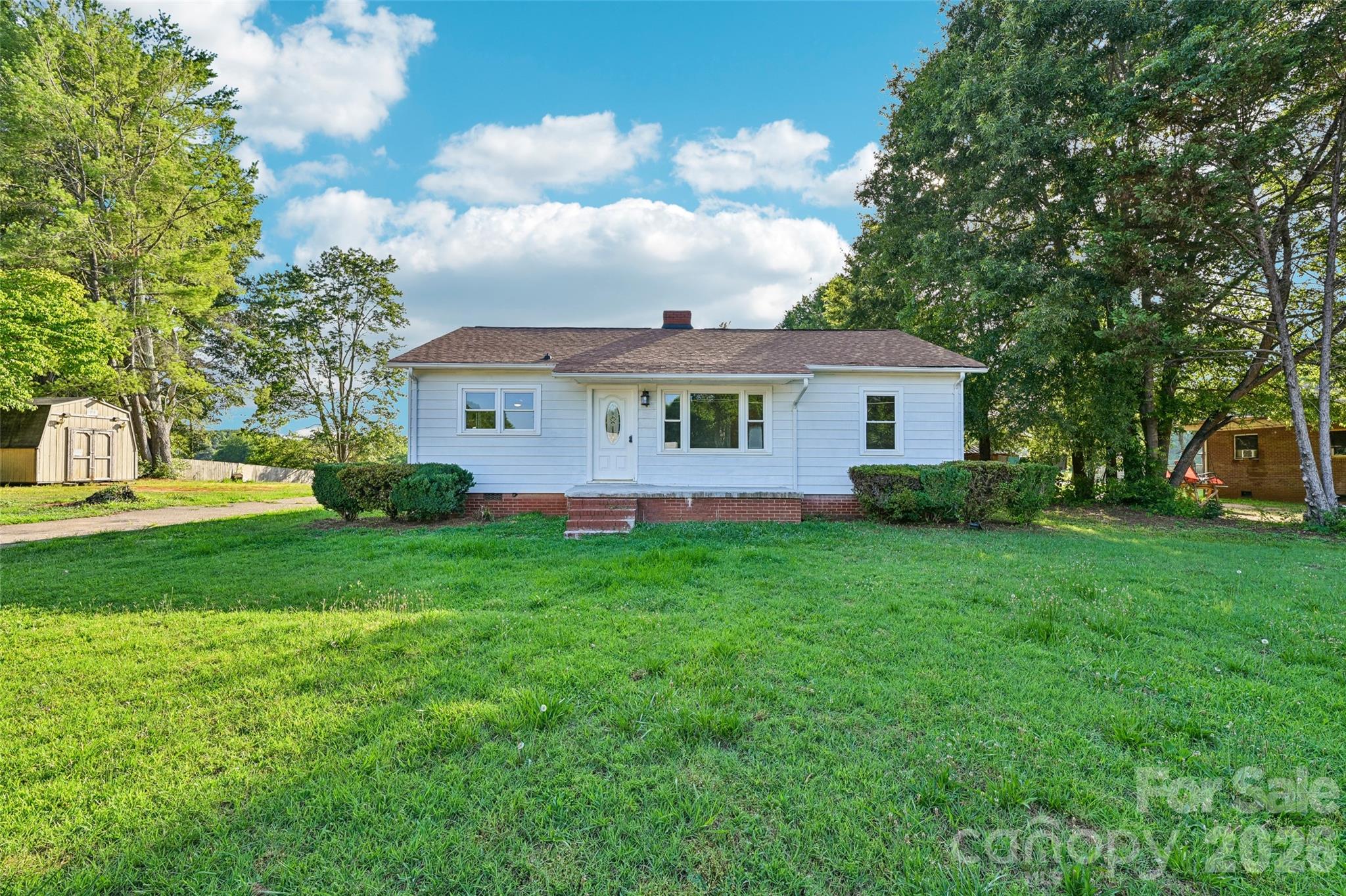 94 Galaxie Drive Property Photo 1