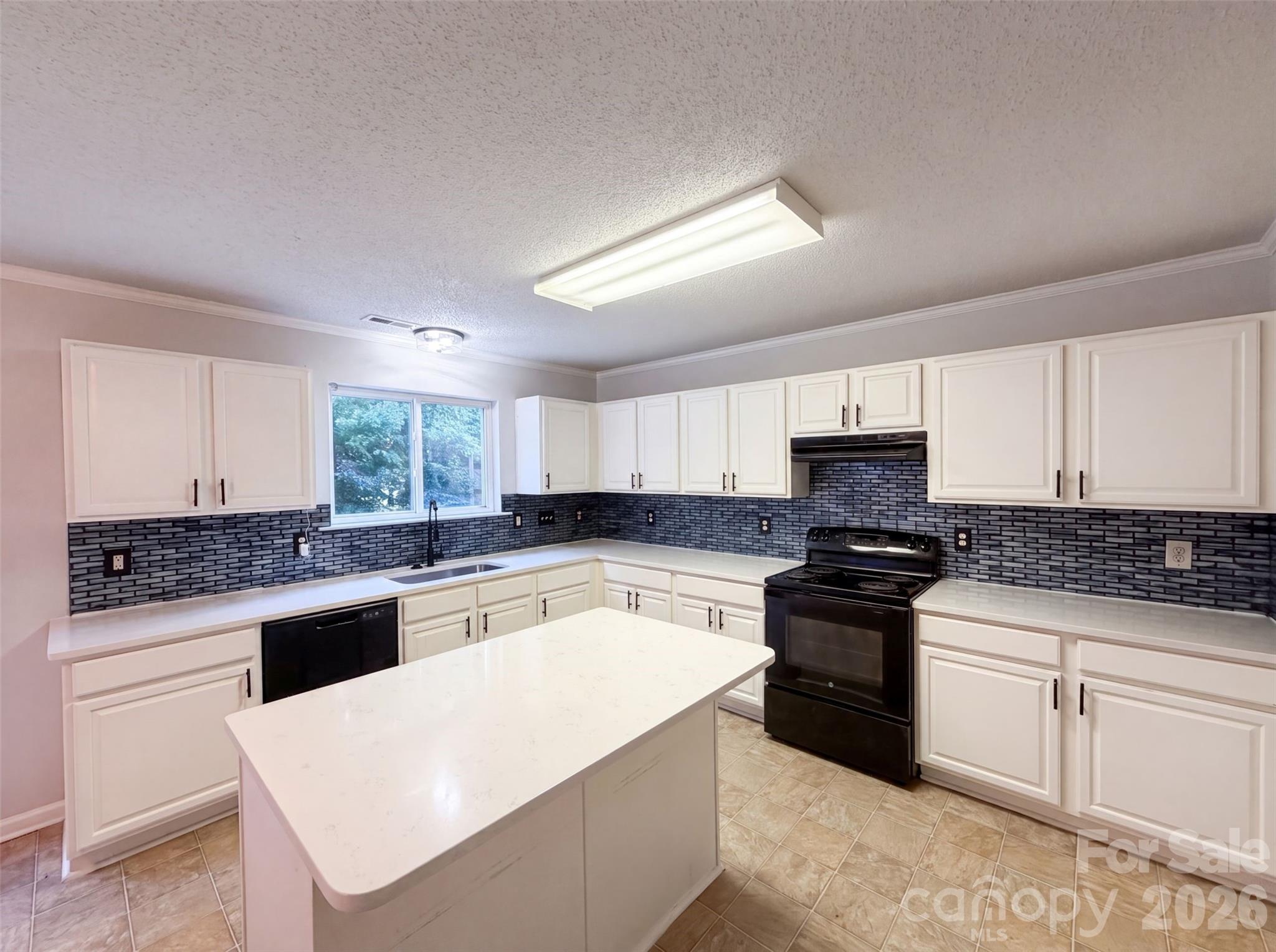 2502 Harwood Hills Lane Property Photo 7