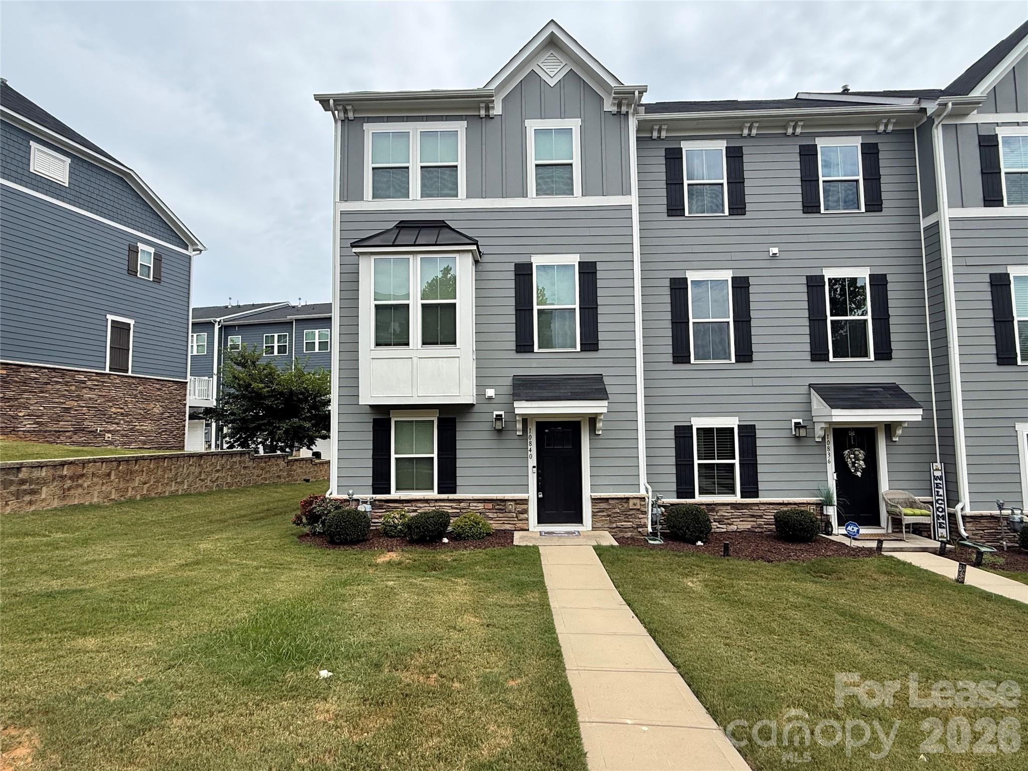 10840 Overlook Mountain Drive Property Photo 1