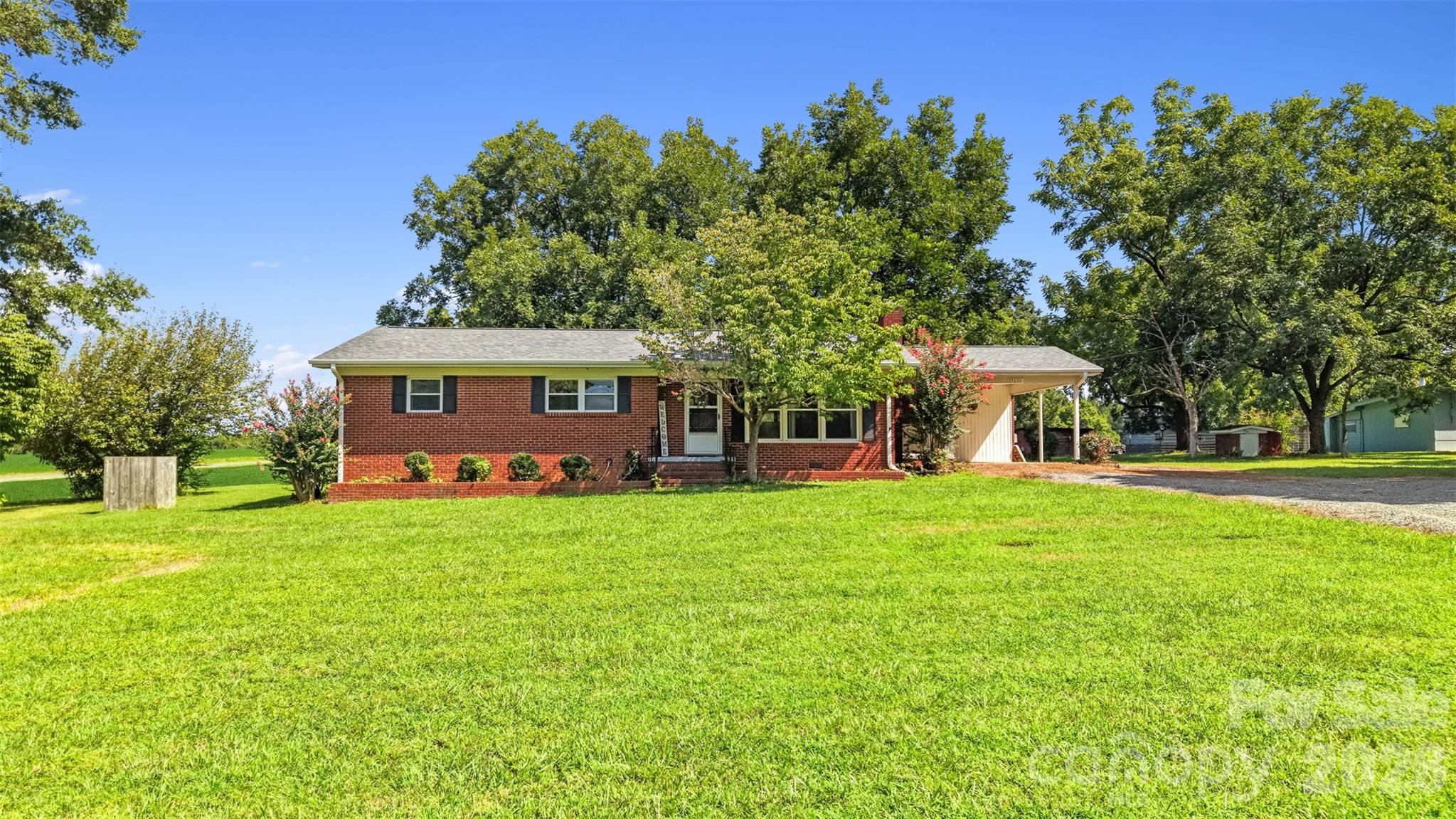 37631 Saw Mill Road Property Photo 1